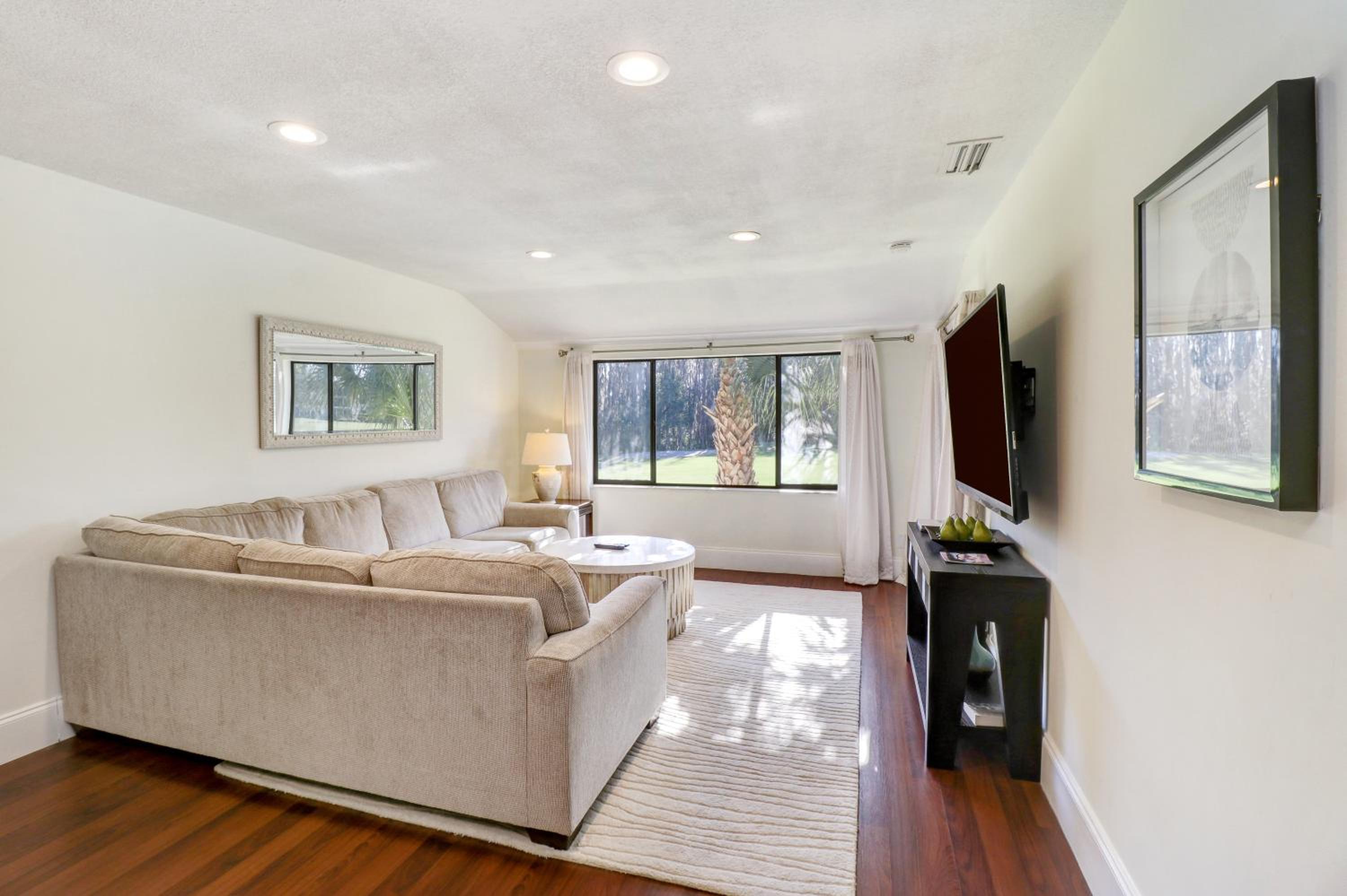 Tampa Bay Area Vacations - Saddlebrook Golf Course view Condo with Kitchen - Property Image 1