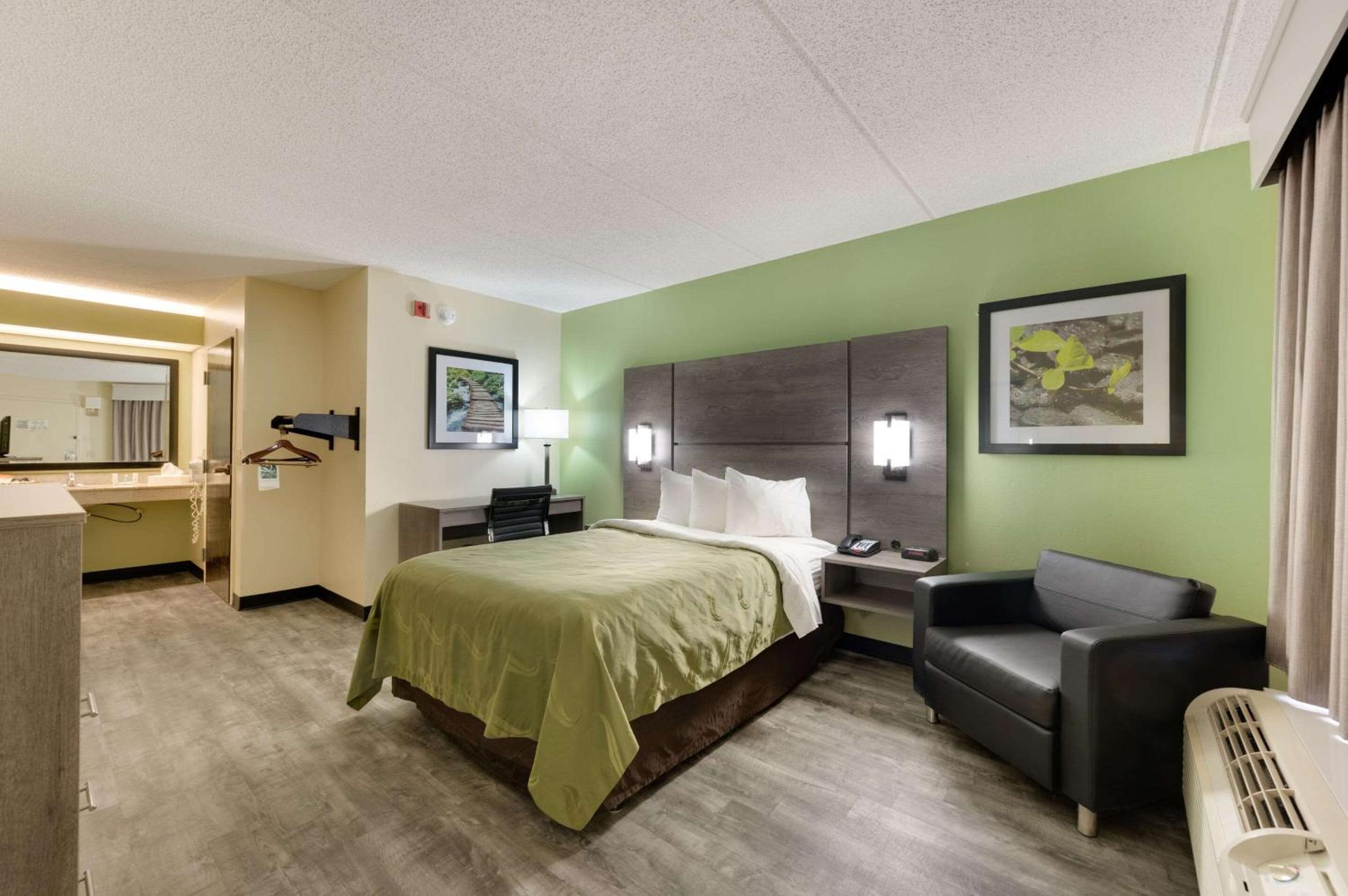 Birmingham Vacations - Quality Inn Airport - Southeast - Property Image 1
