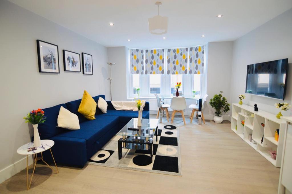 Morden Central Self Contained Flat by CozyNest view 4