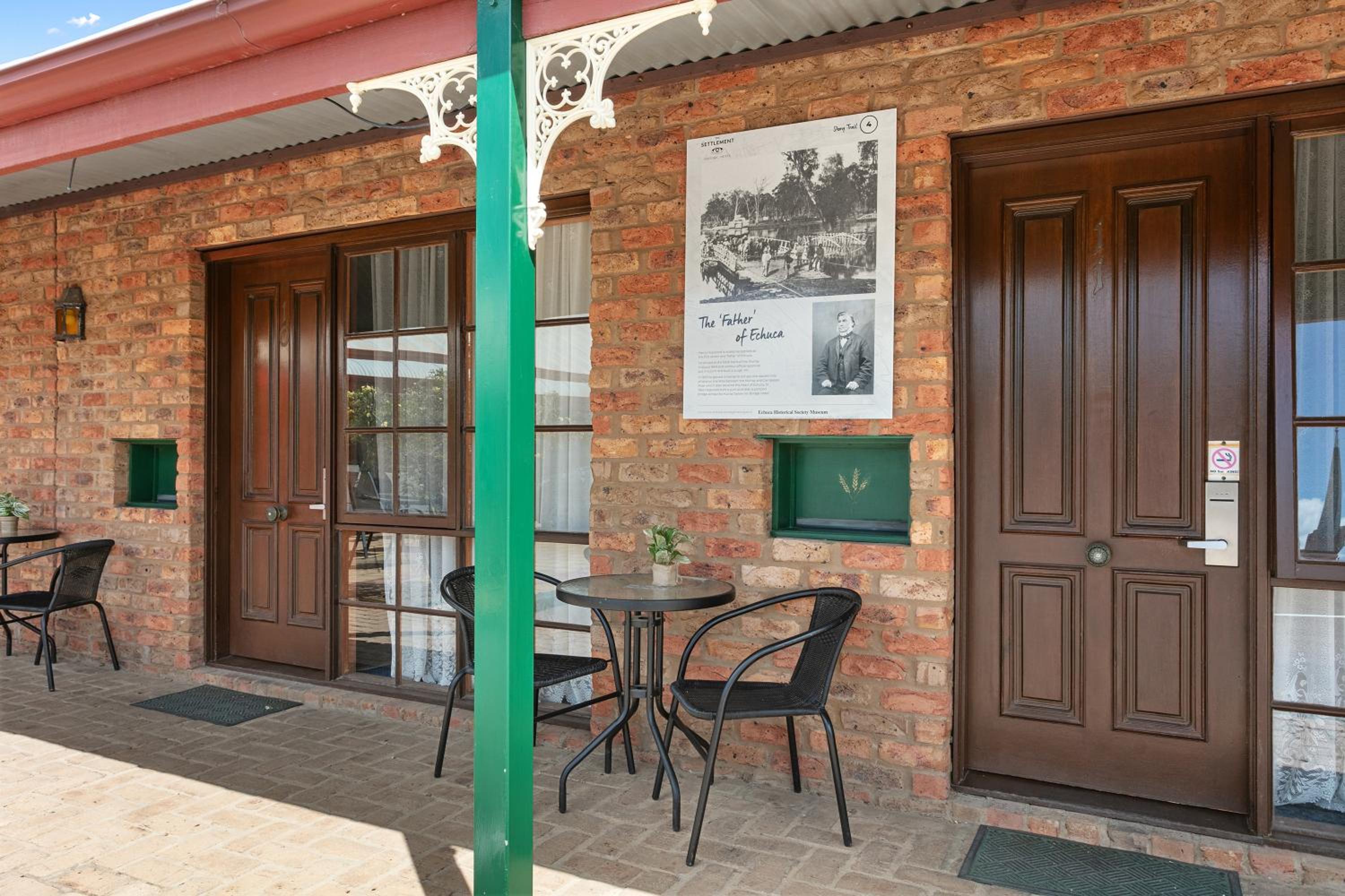 The Settlement Historic Hotel