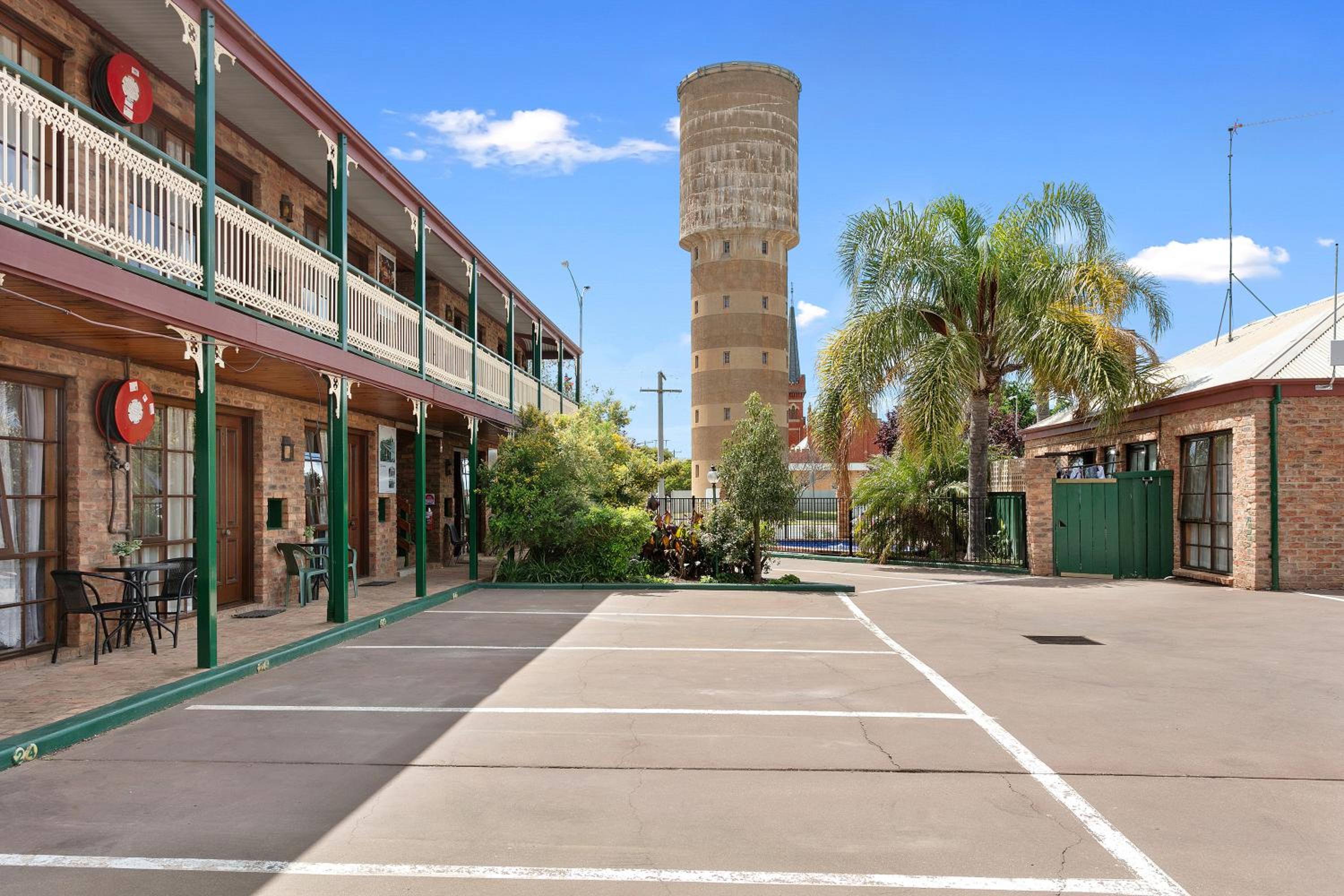 The Settlement Historic Hotel