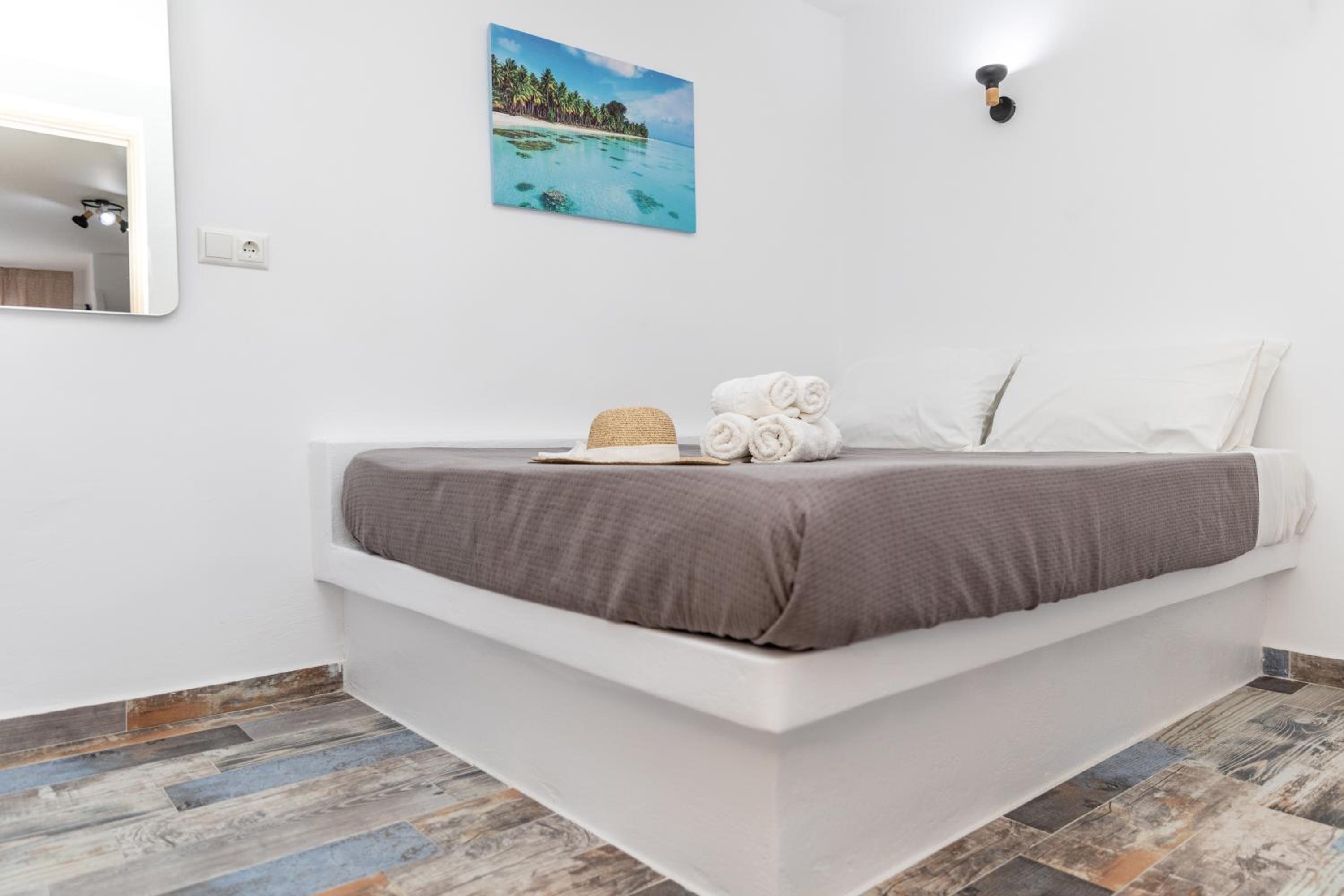 Depis Luxury Suites photo 4