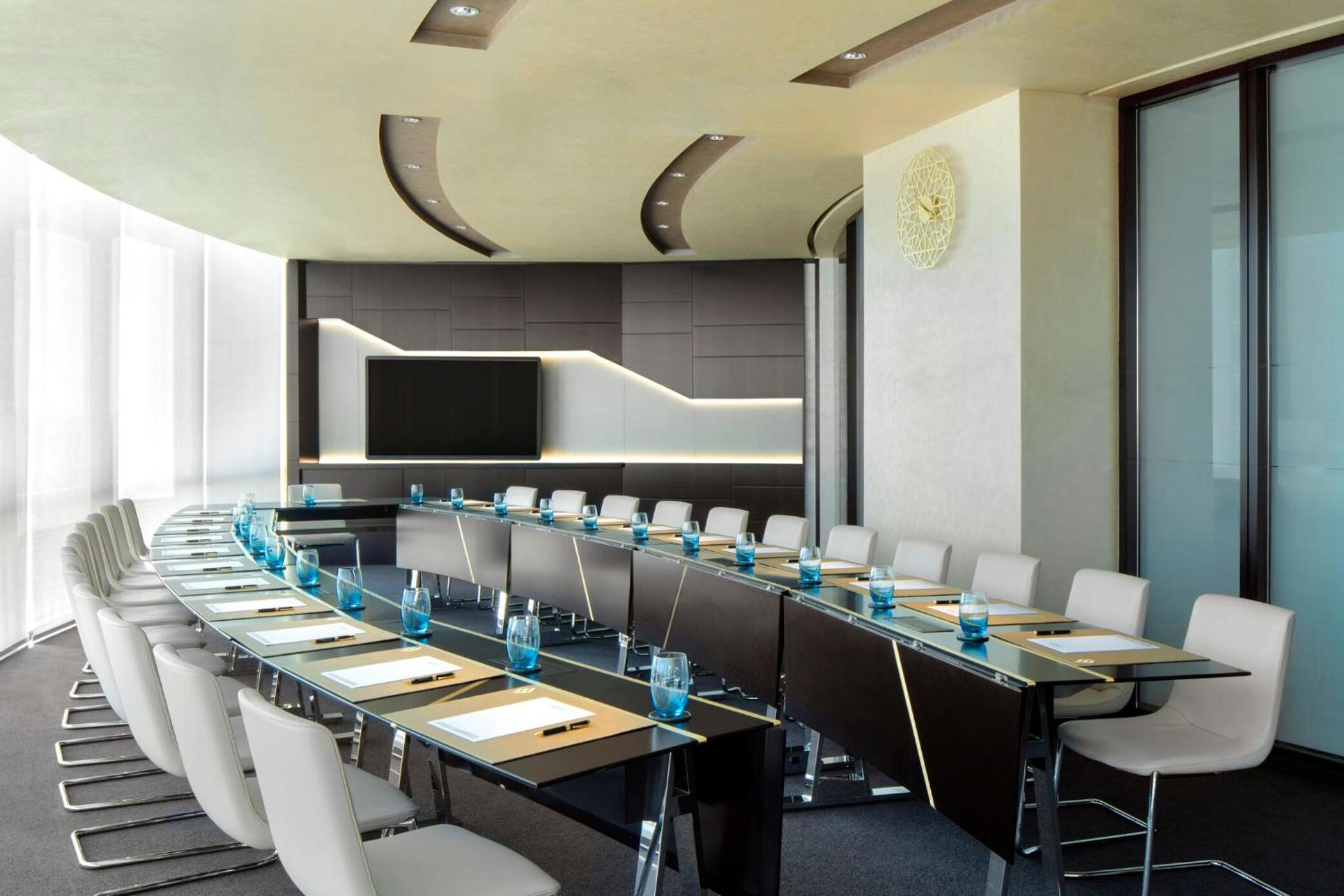 Jumeirah Emirates Towers Dubai 4