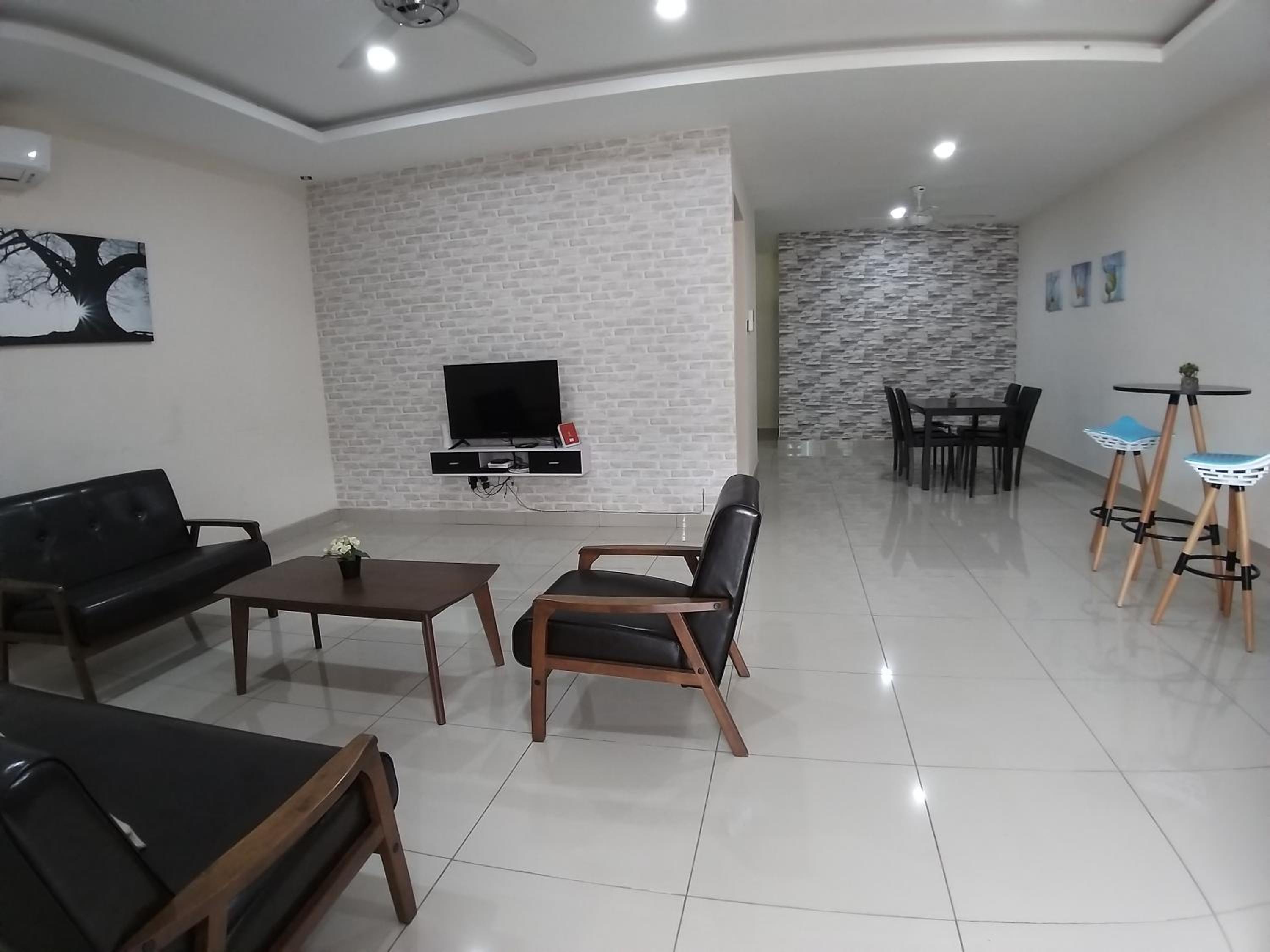New Vacation Double Storey Home photo 4