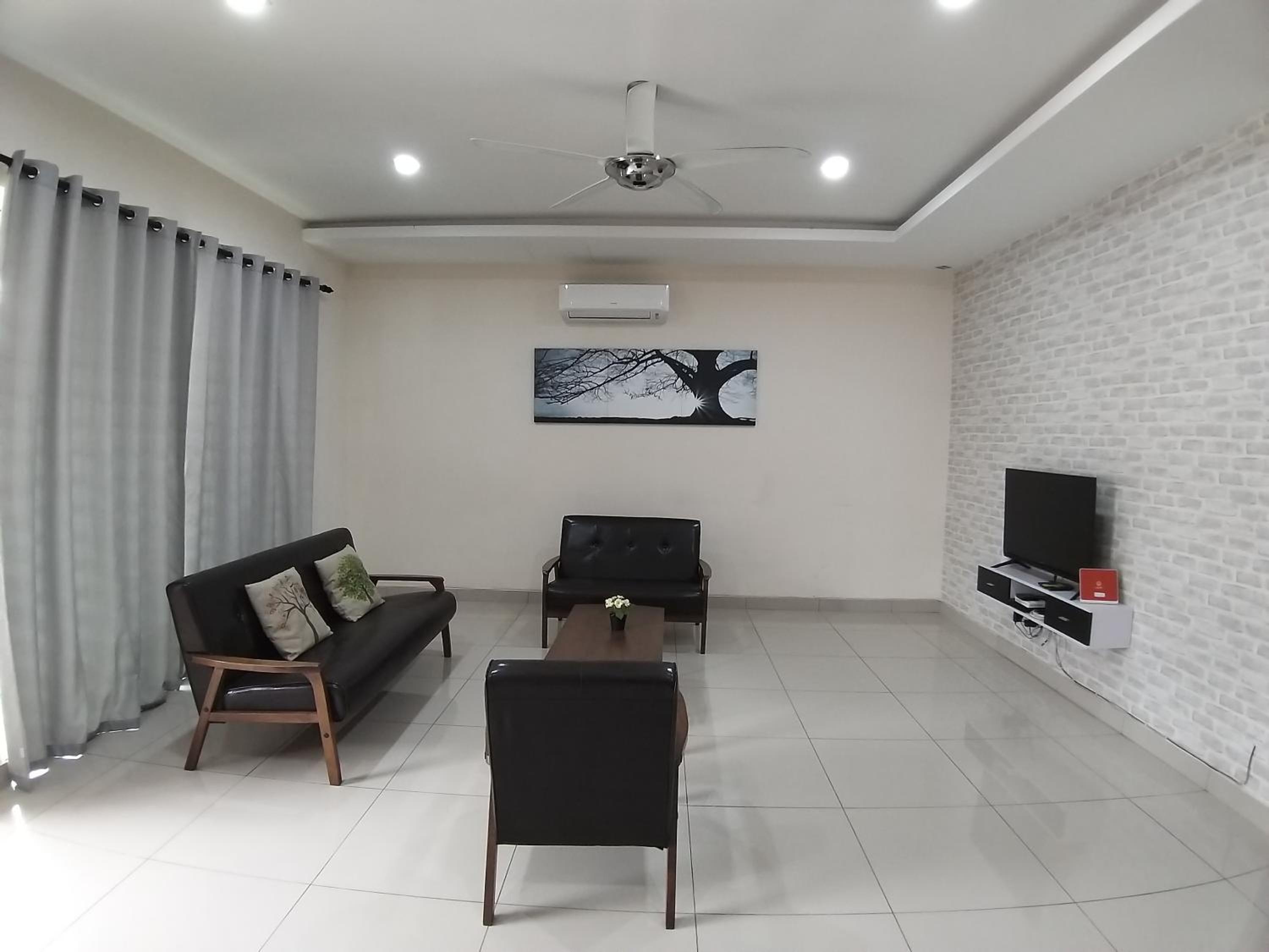 New Vacation Double Storey Home photo 5