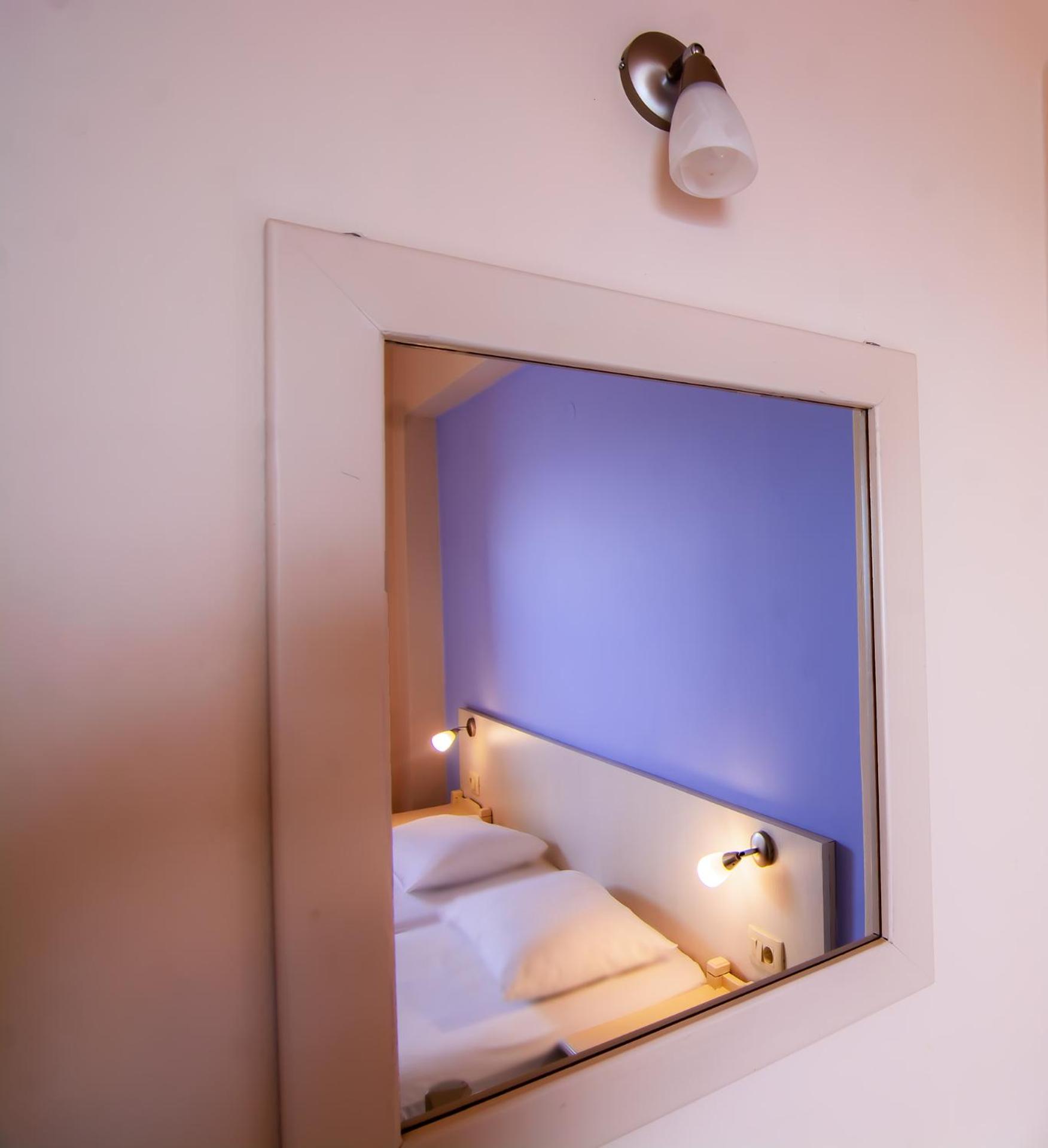 Scorpios Family Rooms photo 4