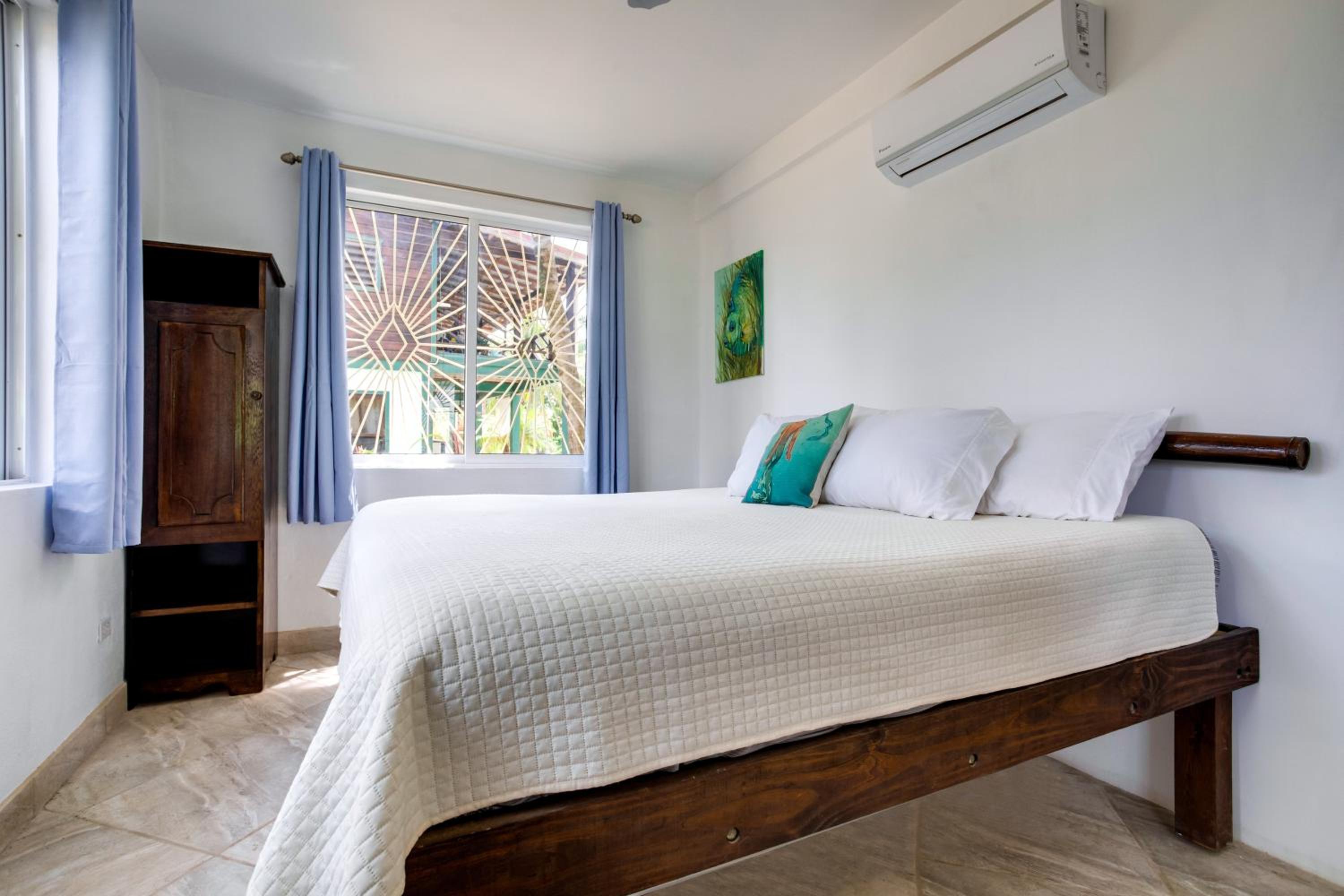 Driftwood Gardens Guesthouse view 4