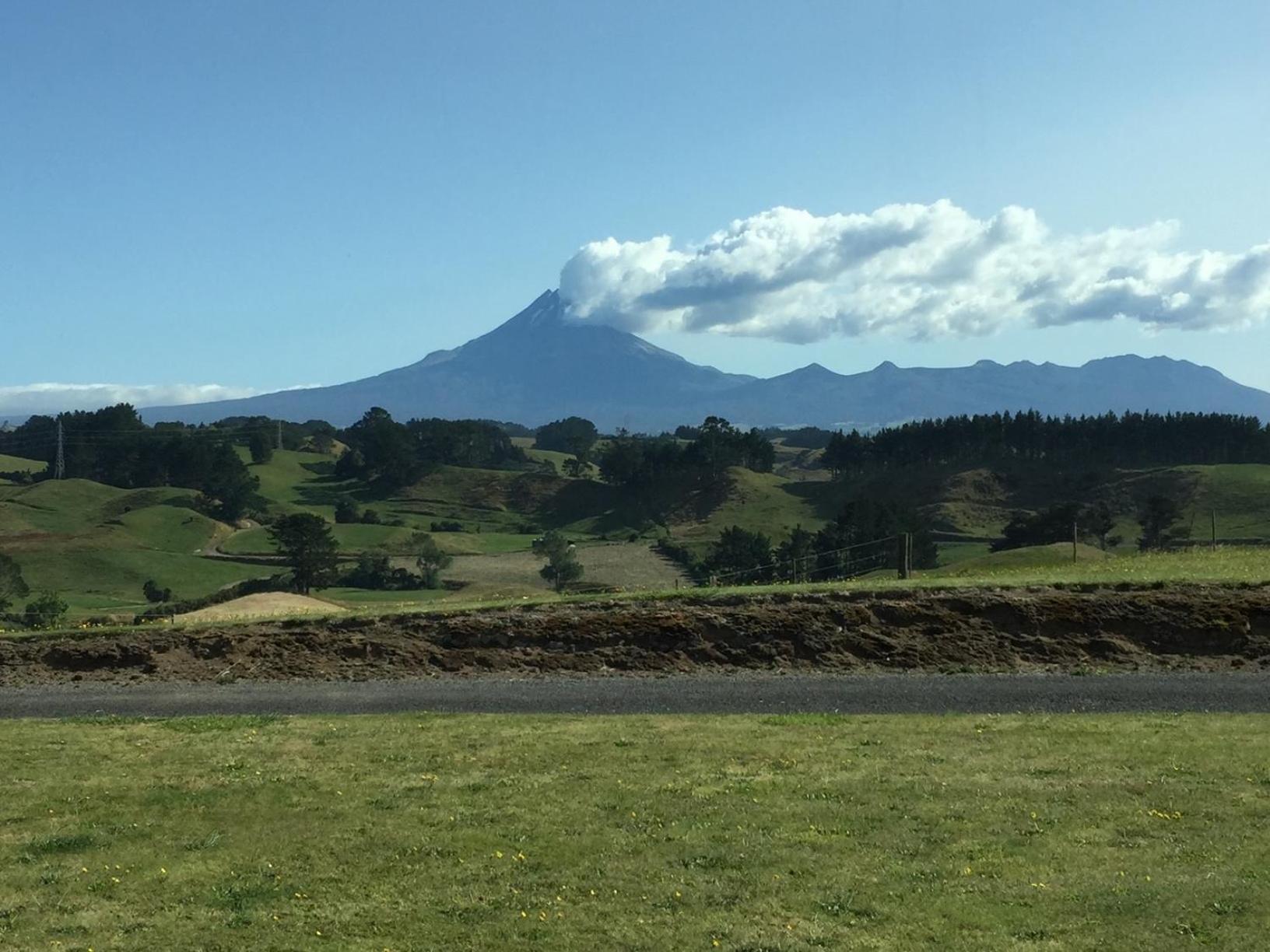 Taranaki Country Lodge view 4