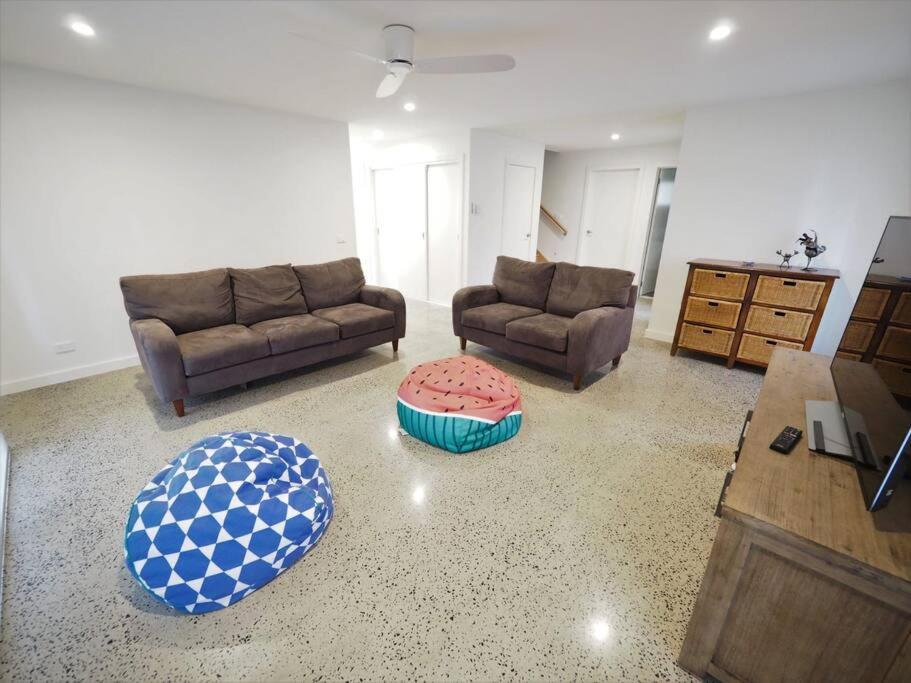 1 Anderson Ave