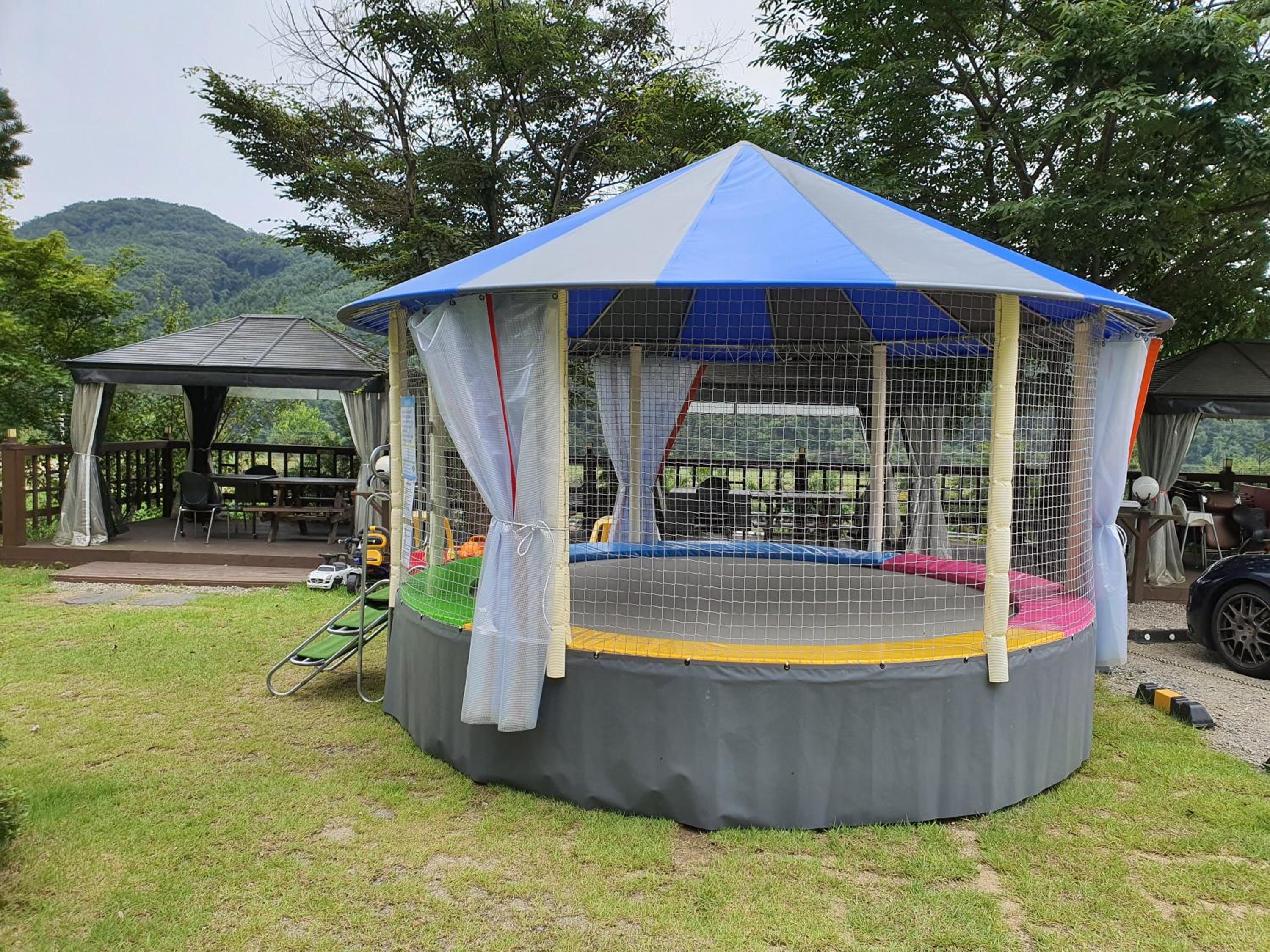 Forest of Color Pension