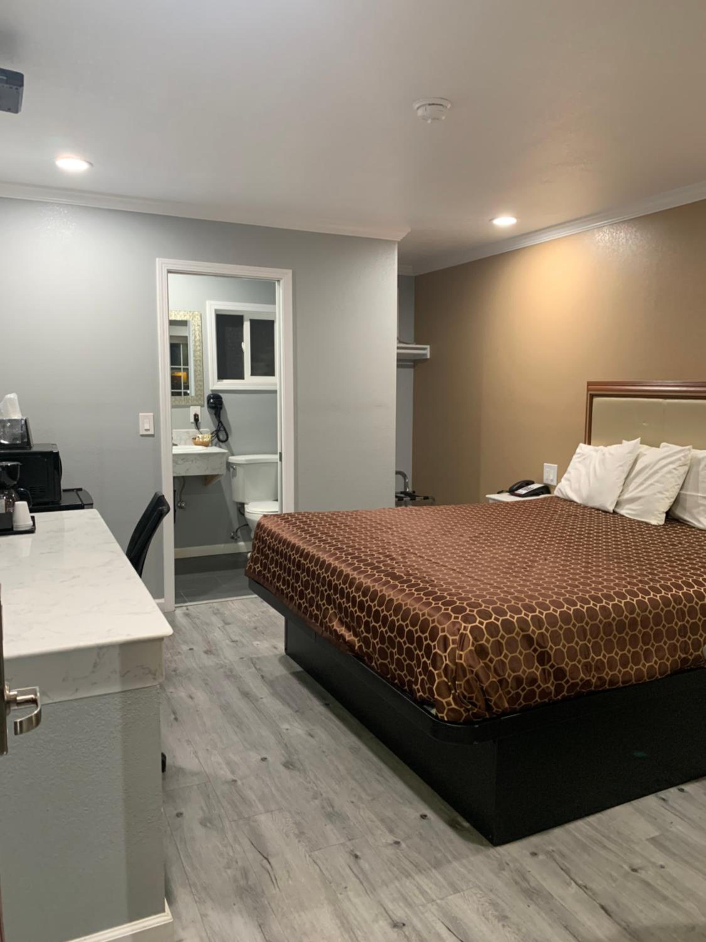 Colusa Motel - Property Image 1