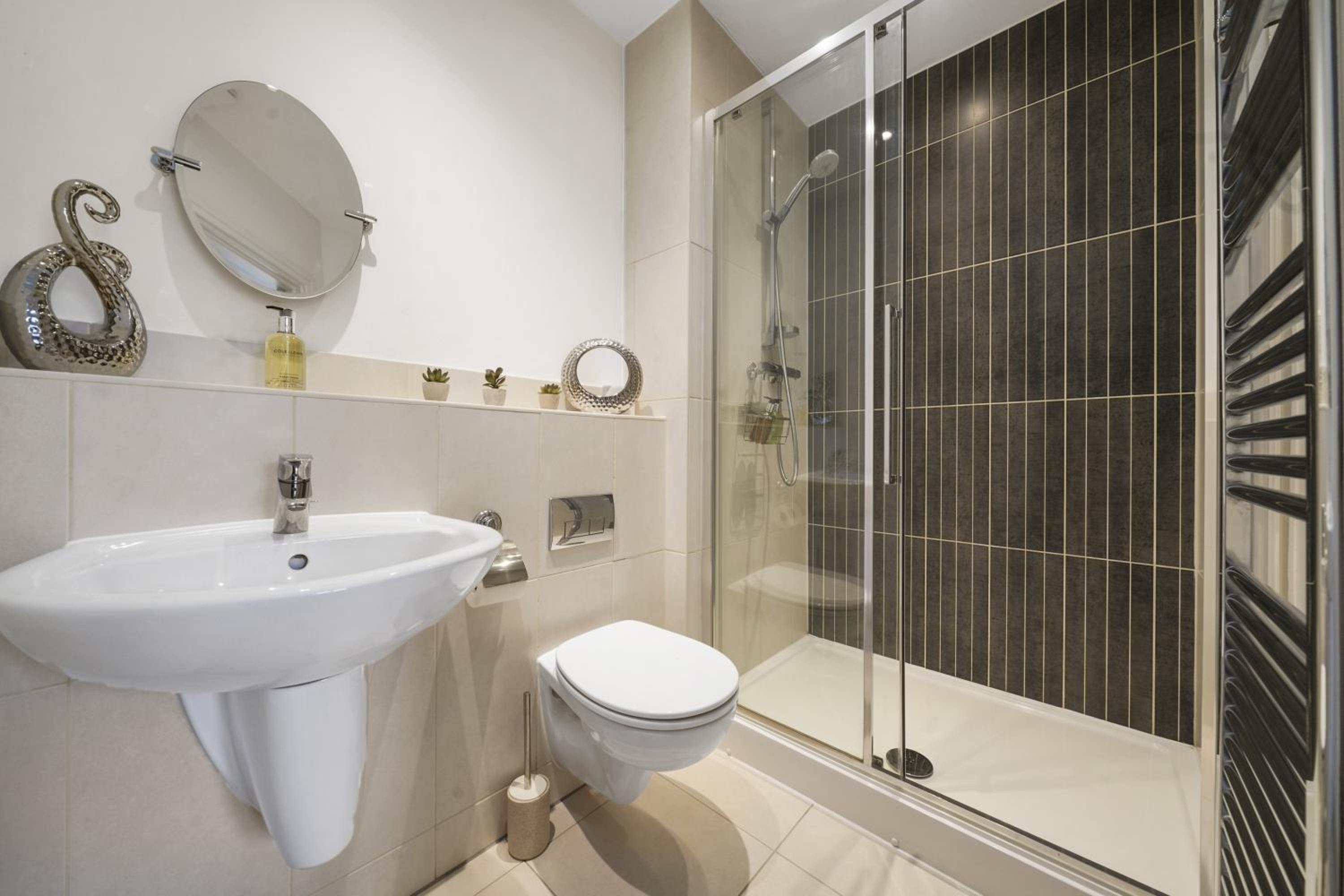 London Heathrow Living Holywell Serviced Houses - 3 and 4 bedrooms By 360stays, photo 15