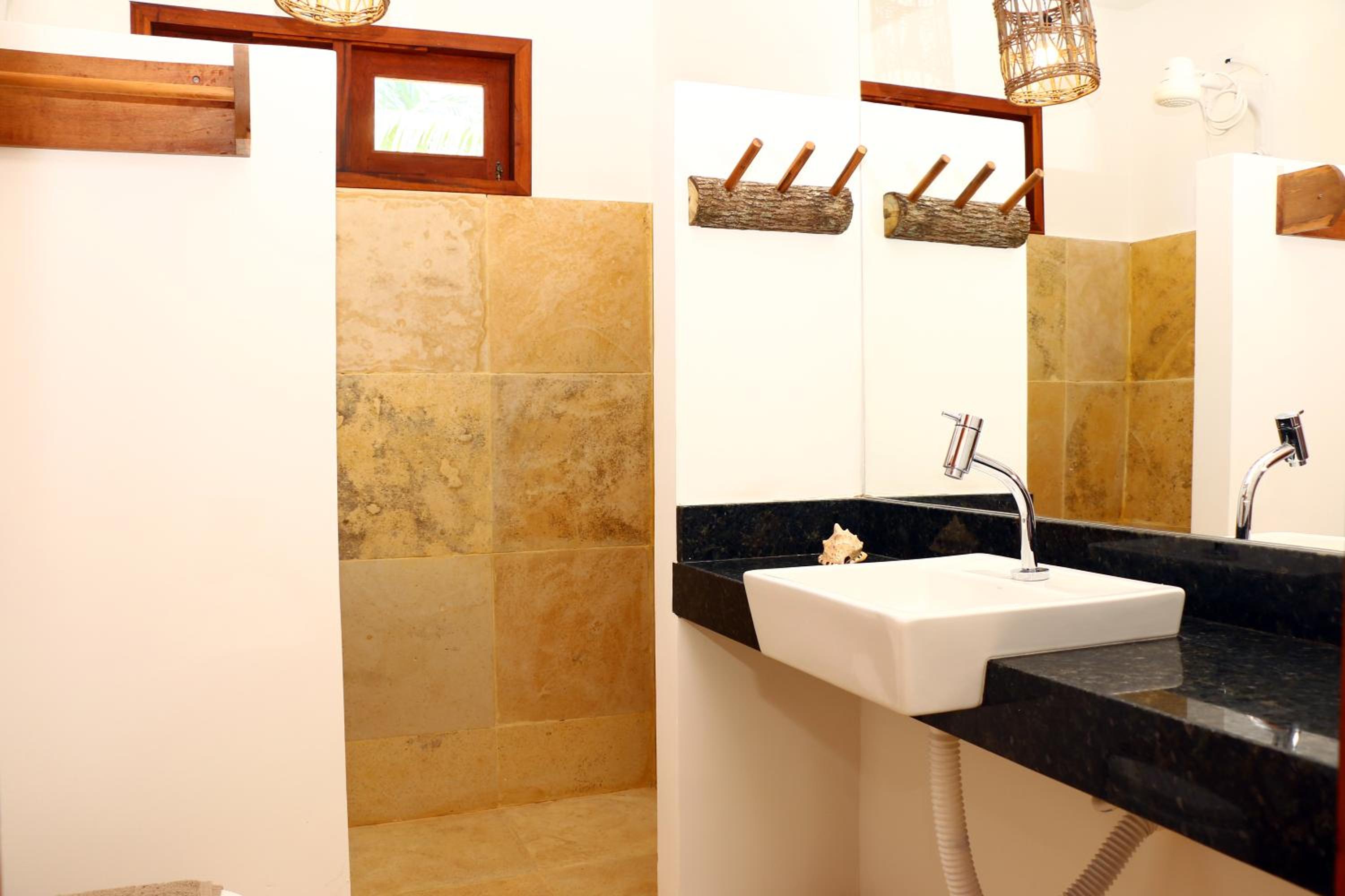 BEACH HOUSE - Suite 2 - NA PRAIA -BEACHFRONT