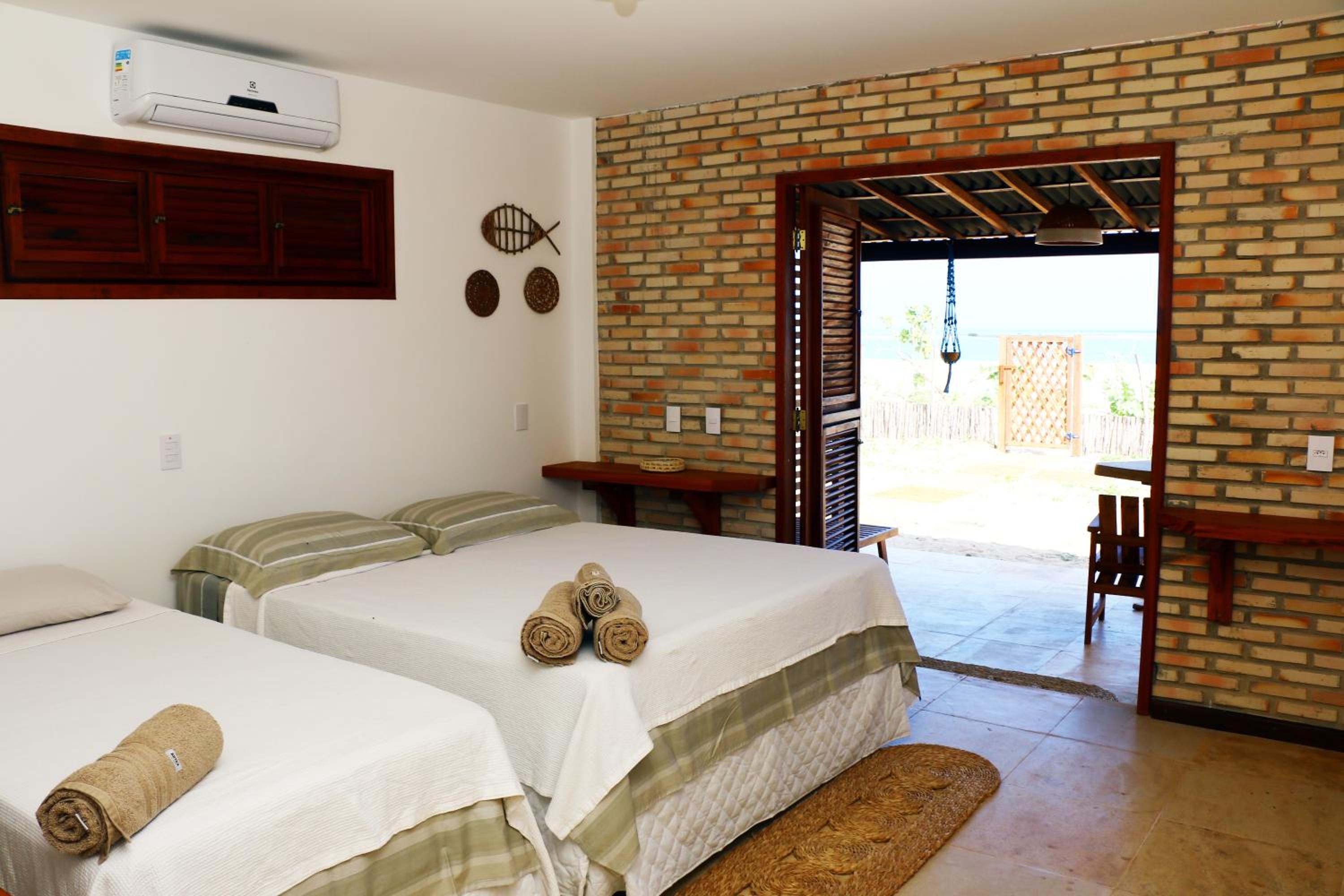 BEACH HOUSE - Suite 2 - NA PRAIA -BEACHFRONT