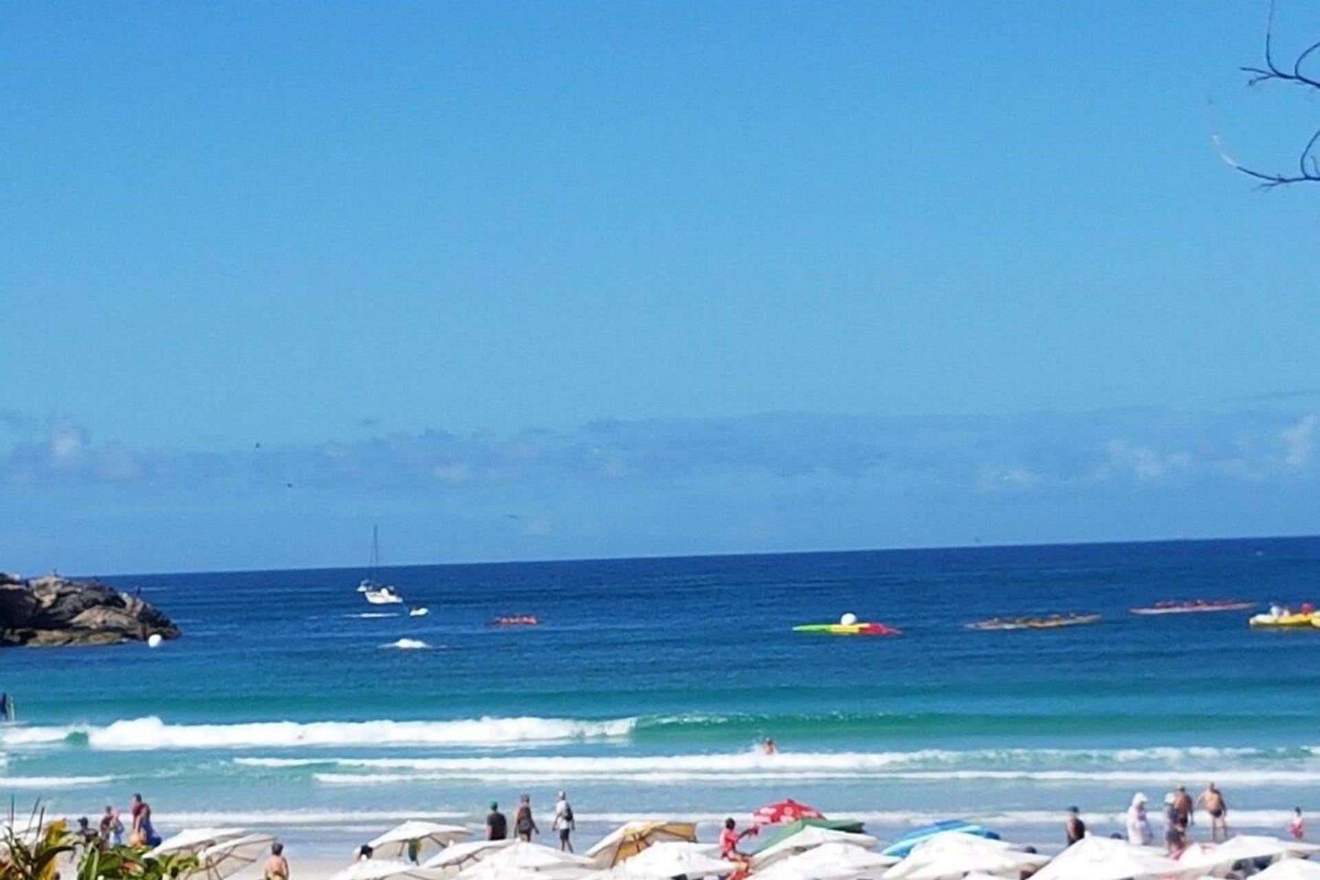 Vista mar, banheira gigante e churrasqueira, pe na areia, ao lado hotel malibu