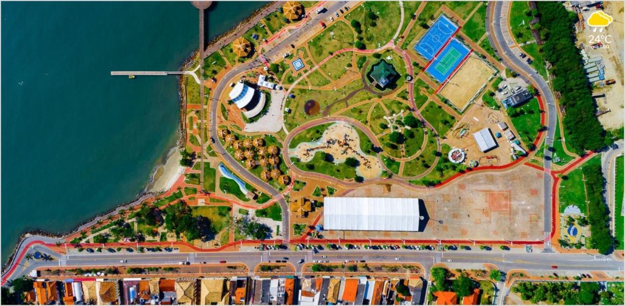 Natureza a 100m da Praia, 4 suítes, amplo jardim