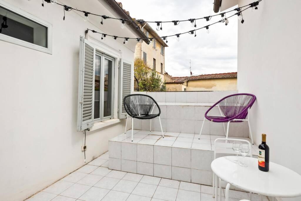 Bright House with terrace in Santa Croce
