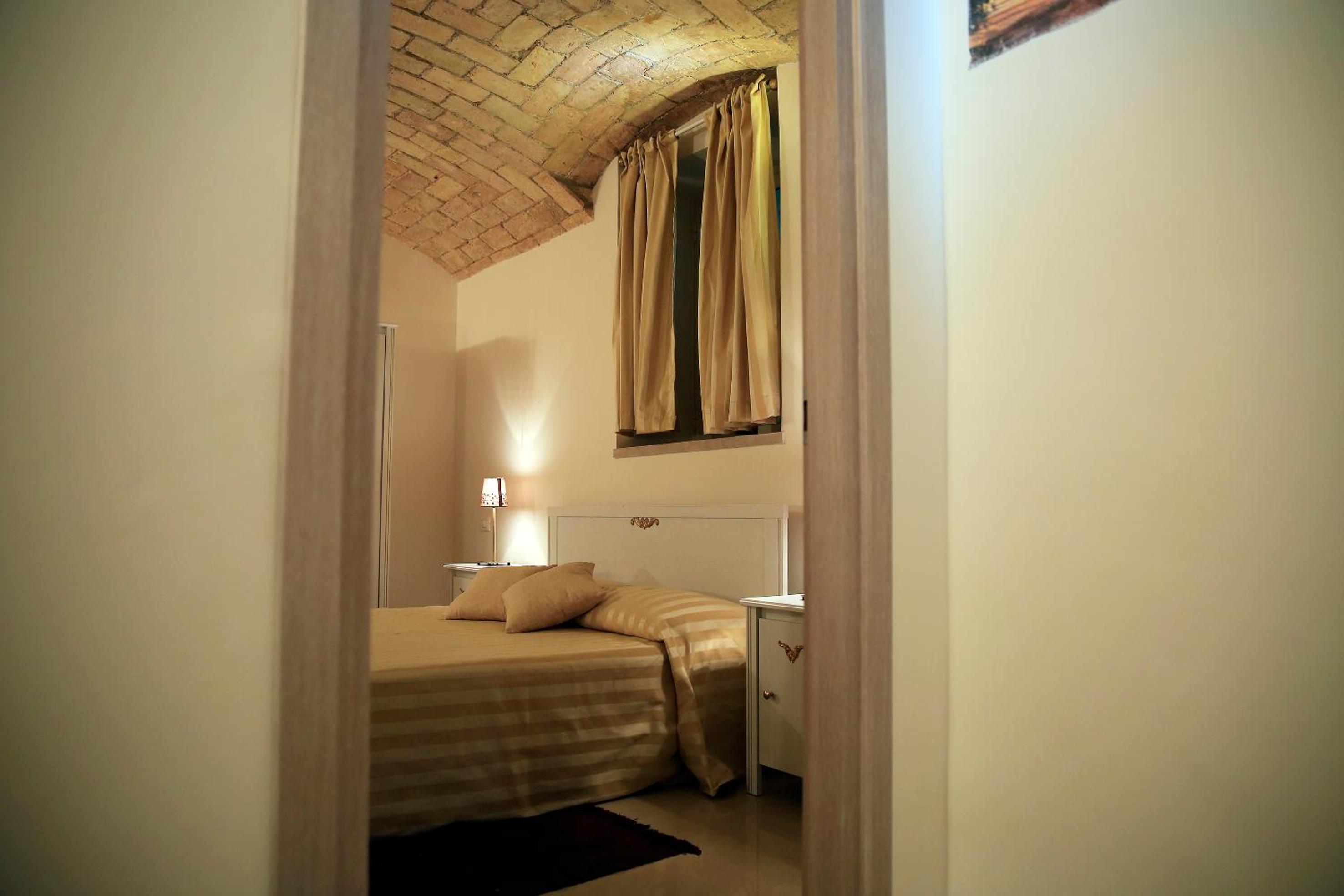 74 Crescenzio House