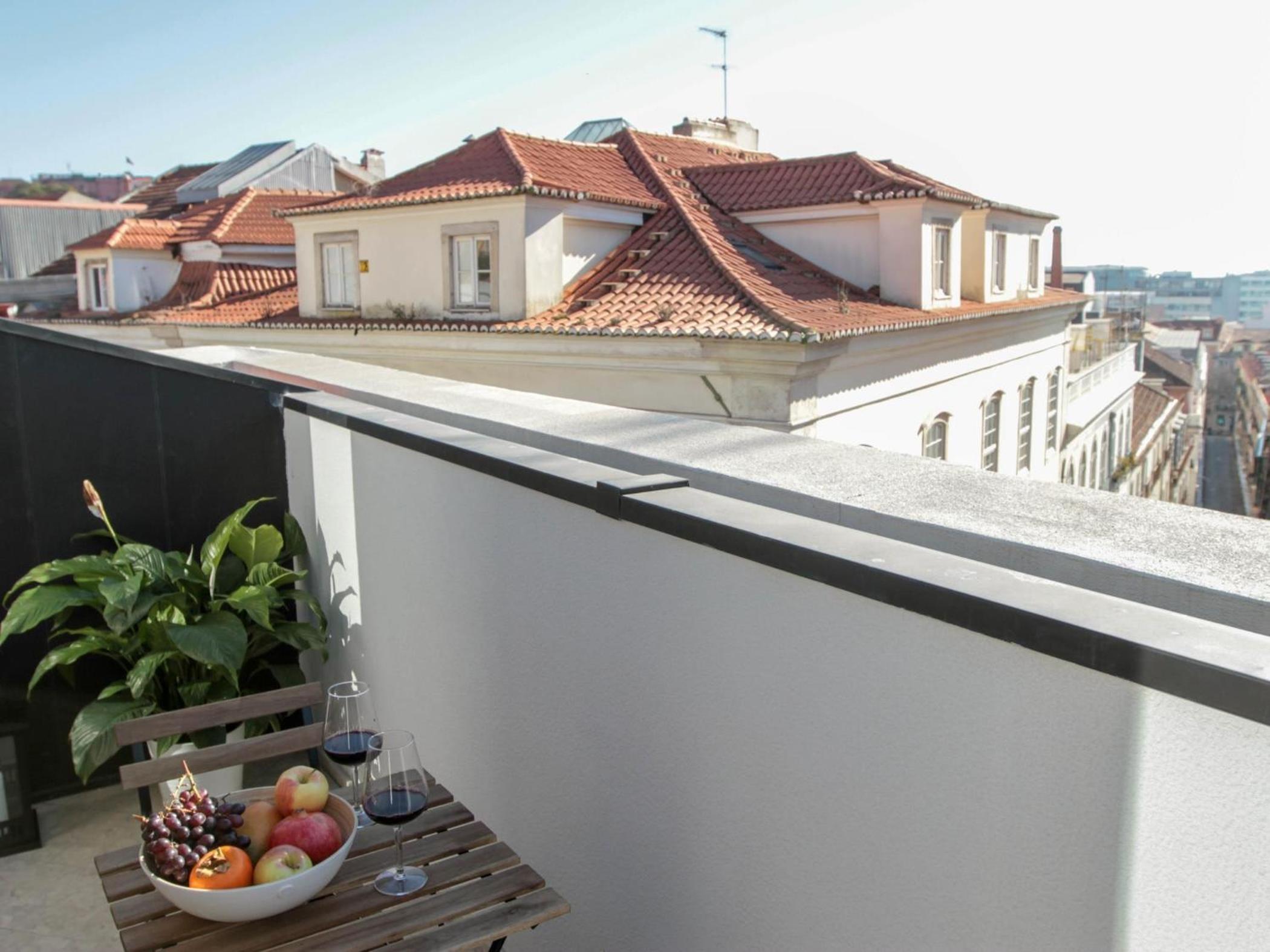Sao bento stylish cozy apt with ac balcony view 2