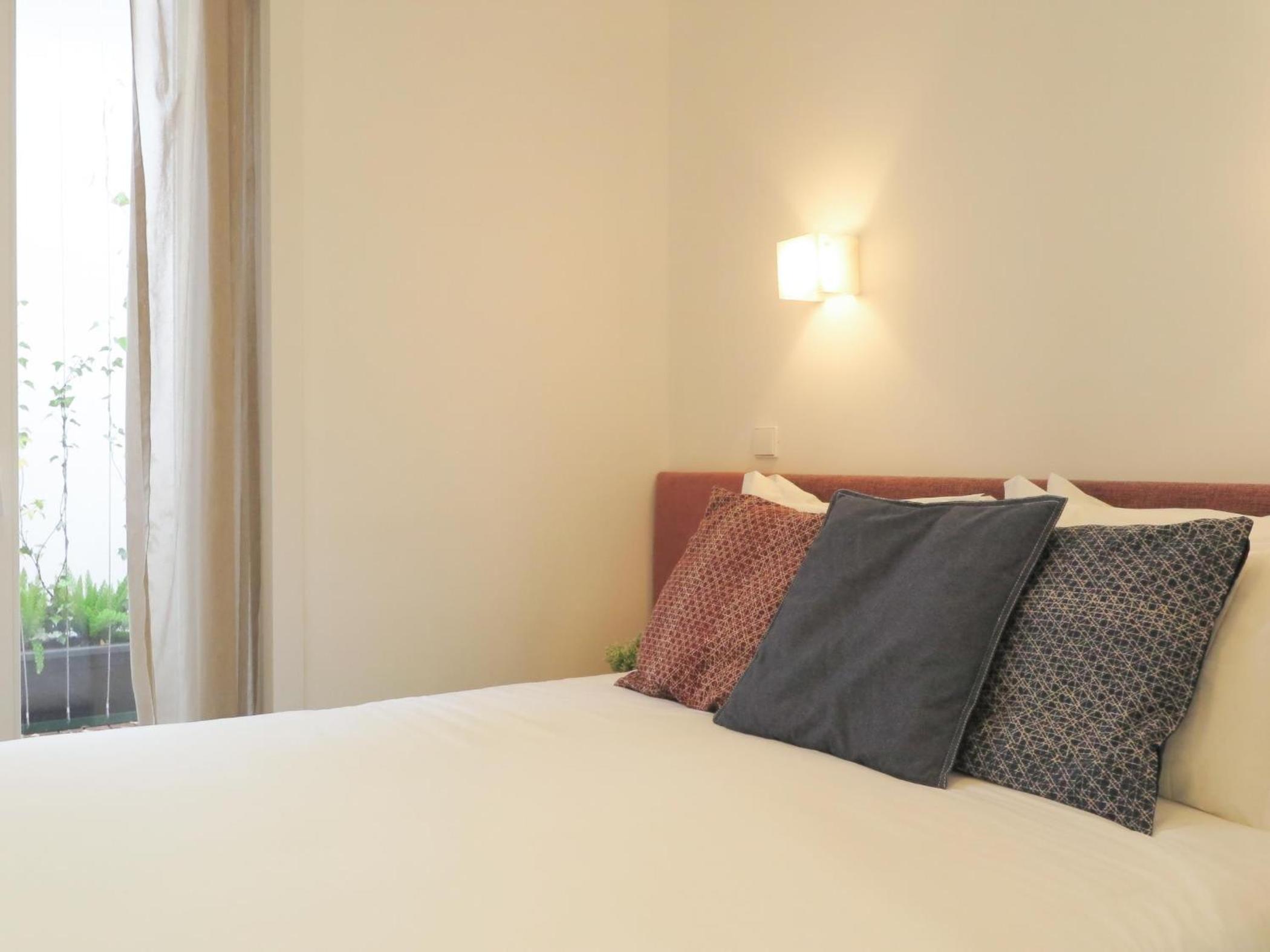 Chiado modern apt with ac elevator green terrace view 4