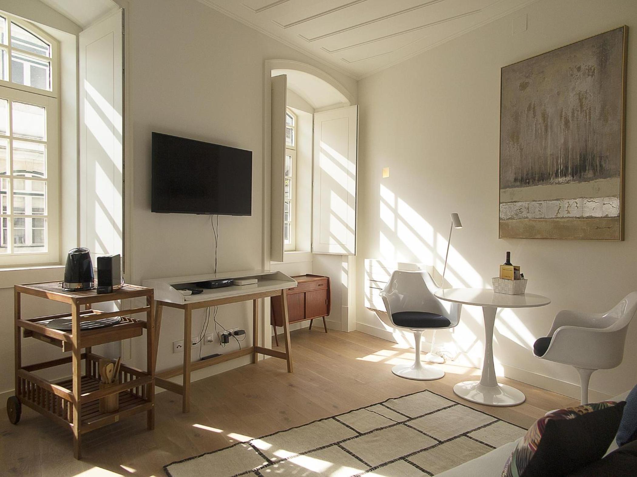 Chiado bright modern apt with ac elevator view 2
