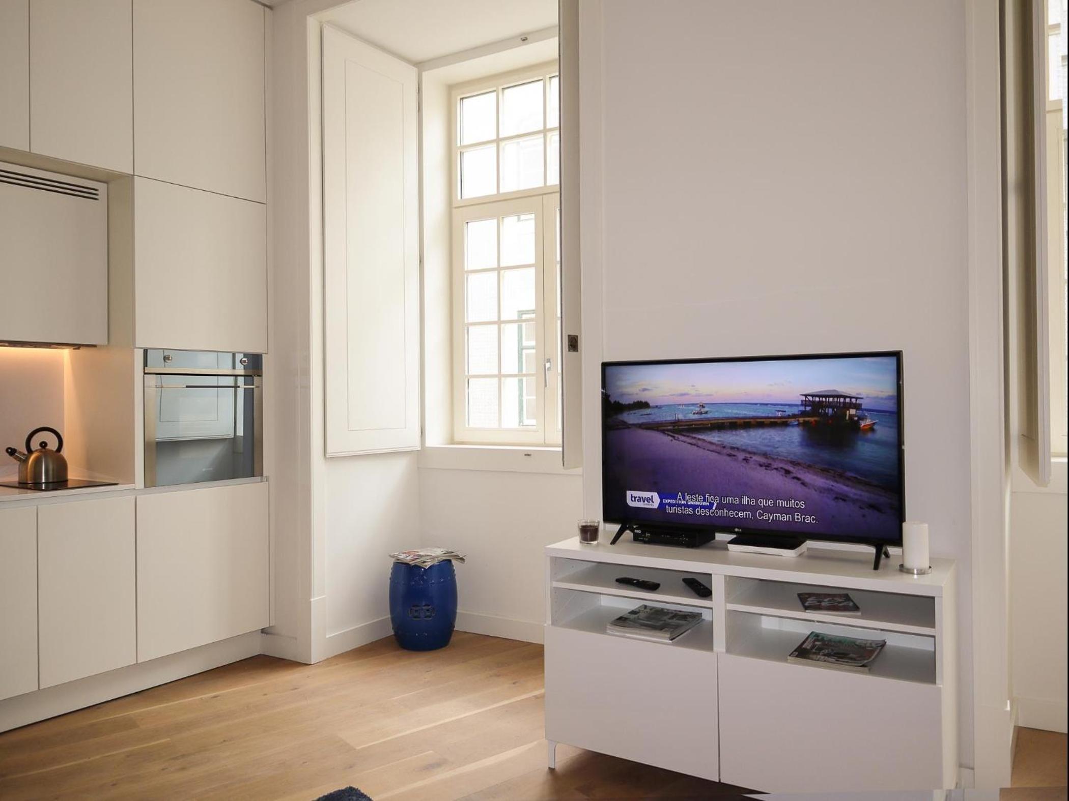 Chiado riverside modern stylish apt view 2
