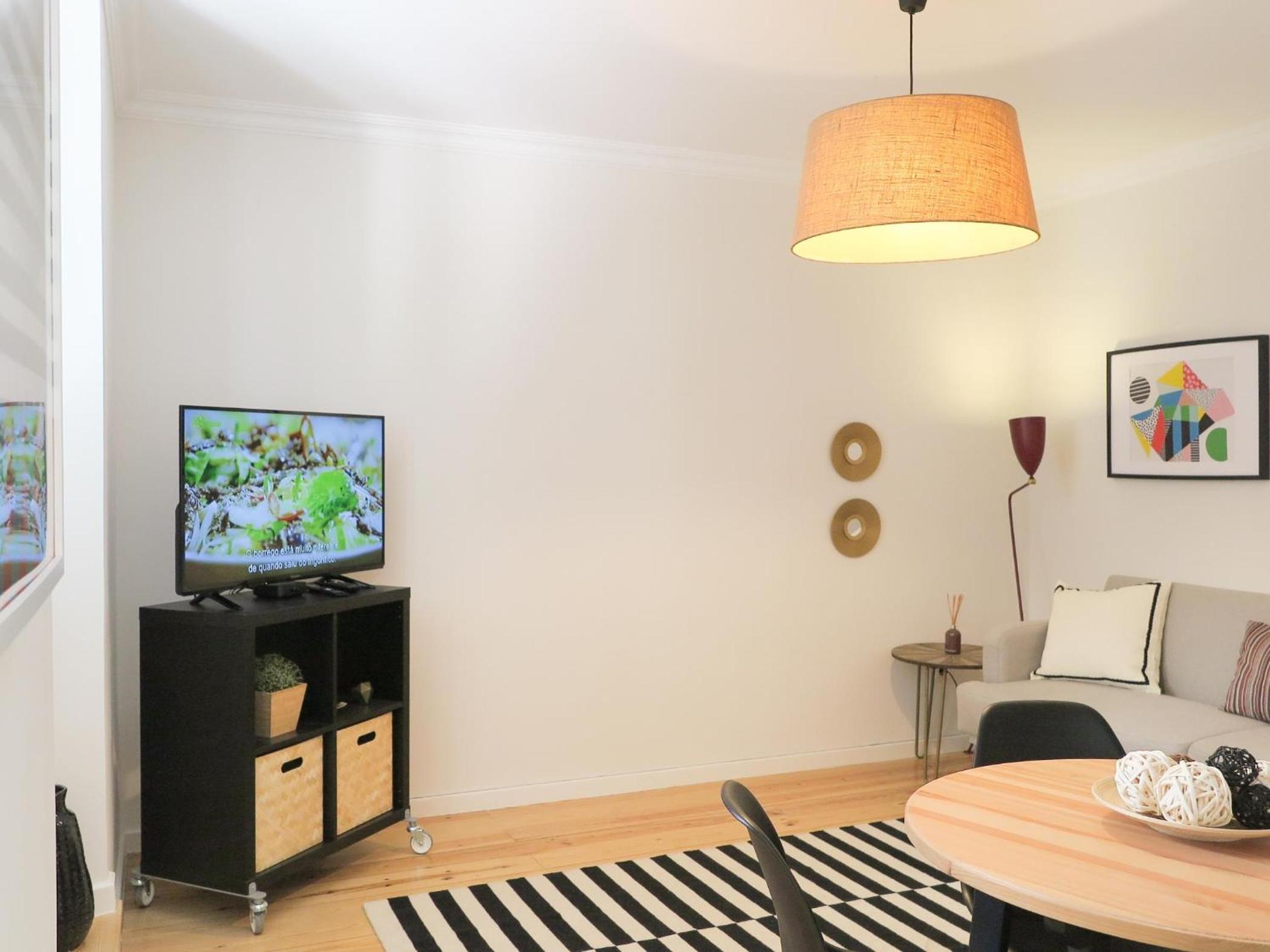 Historic alfama apt with modern style view 3