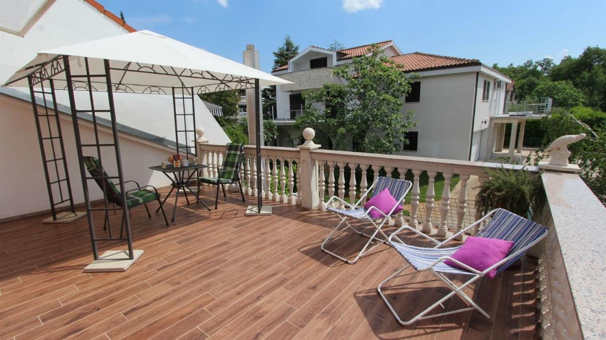 Apartment Kreslin view 5
