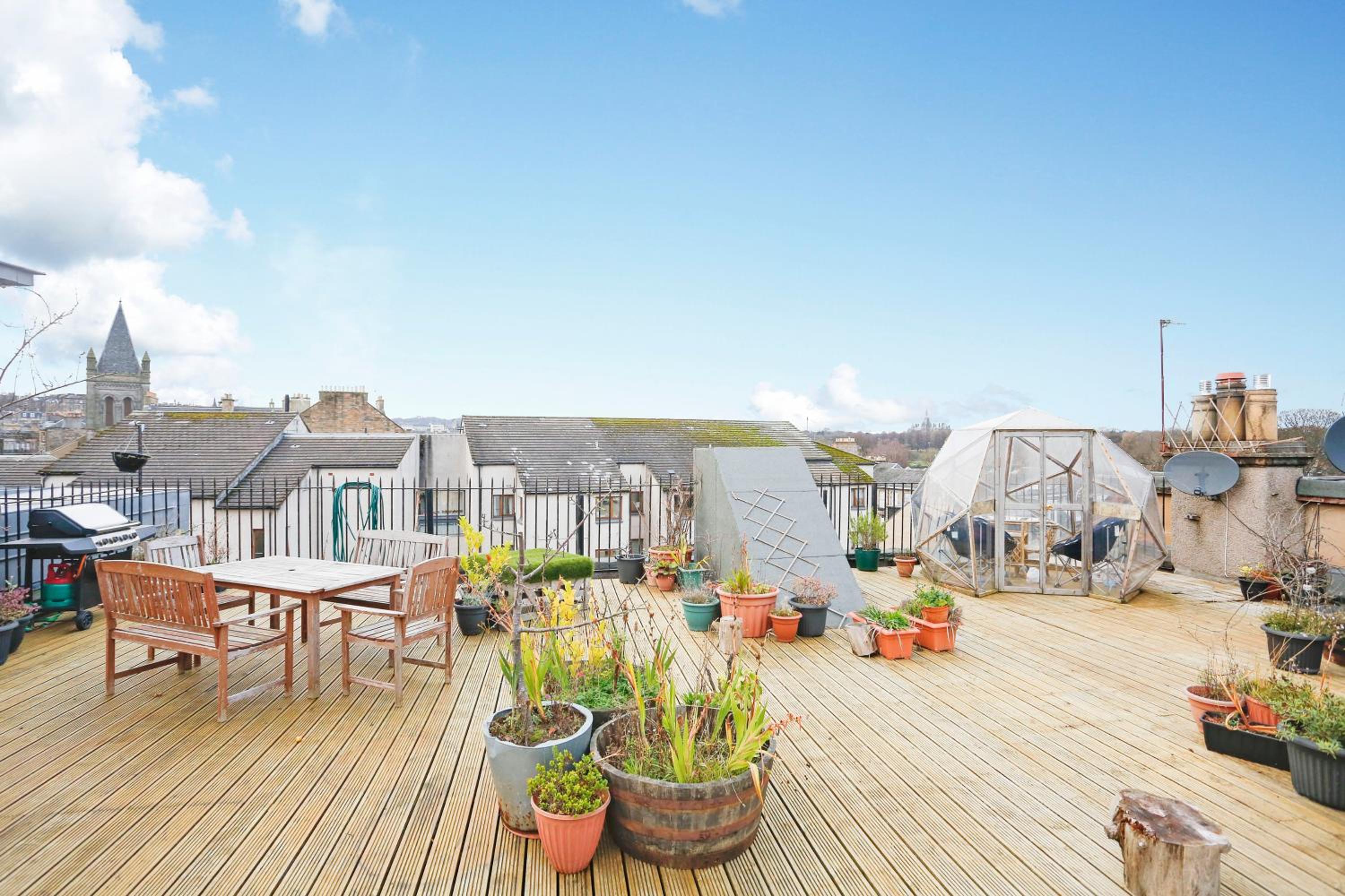 JOIVY Modern 1-BR Apartment in Trendy Stockbridge view 3