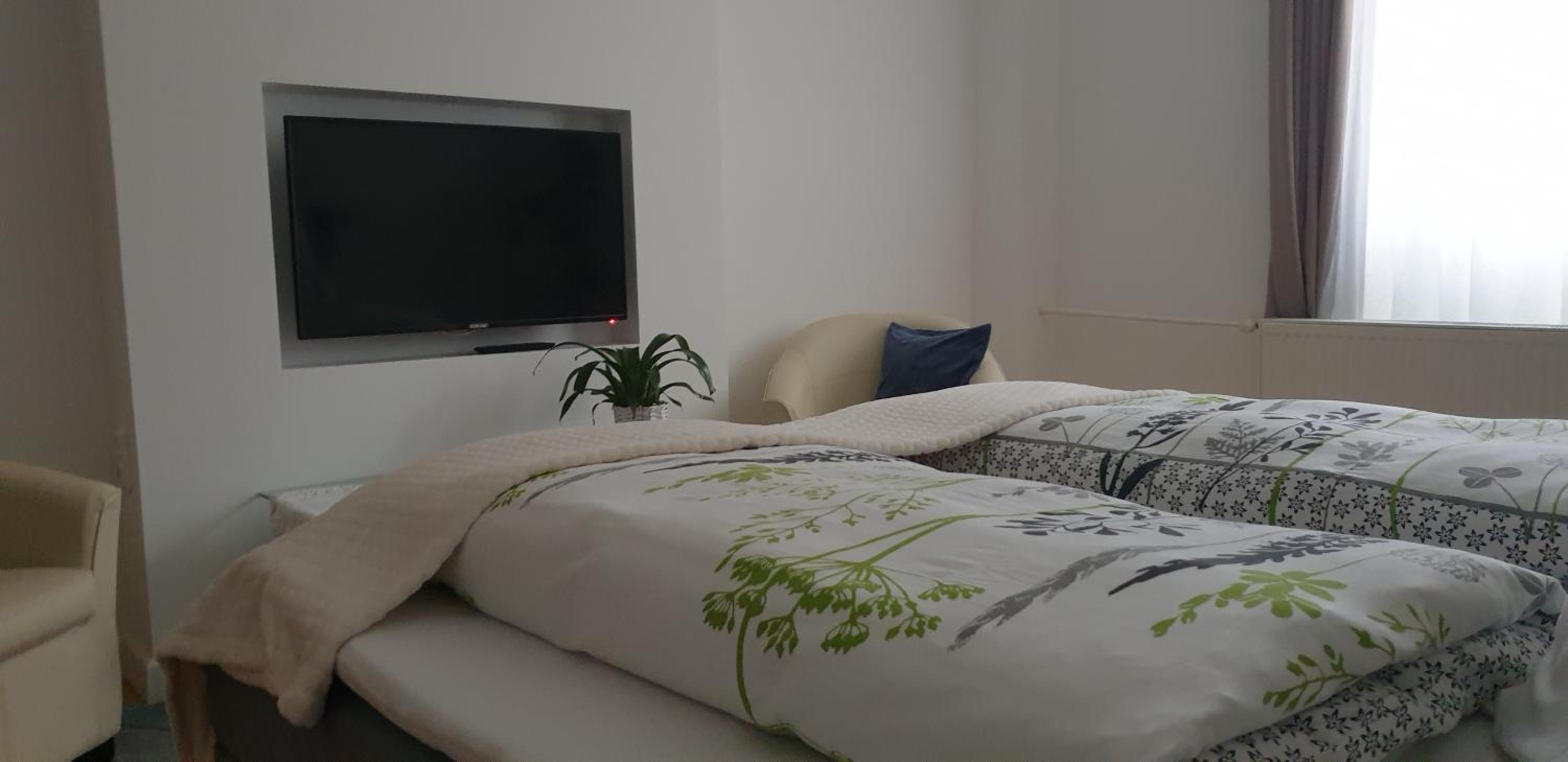 Tópart Apartman view 5