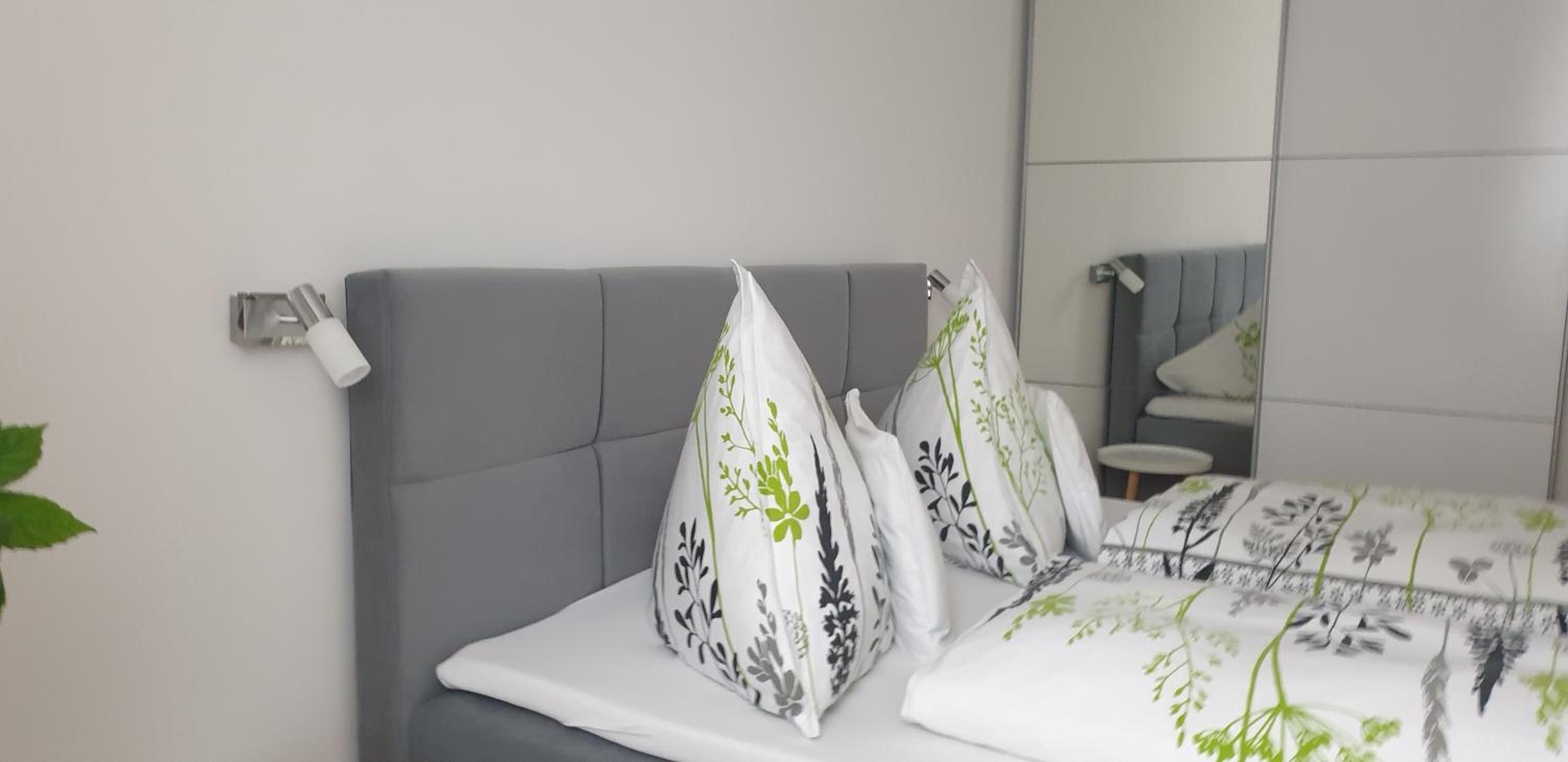 Tópart Apartman view 4