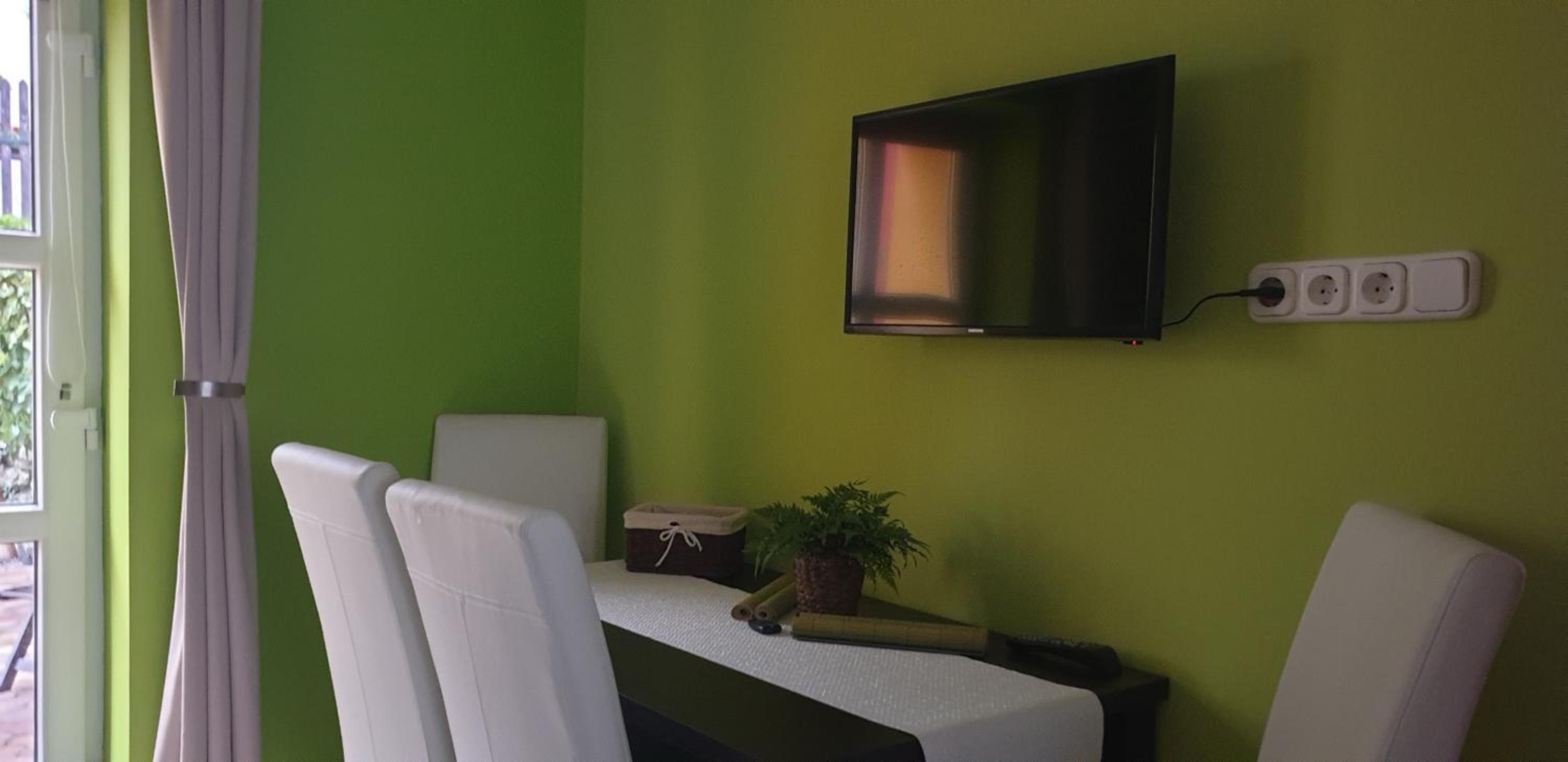 Tópart Apartman view 3