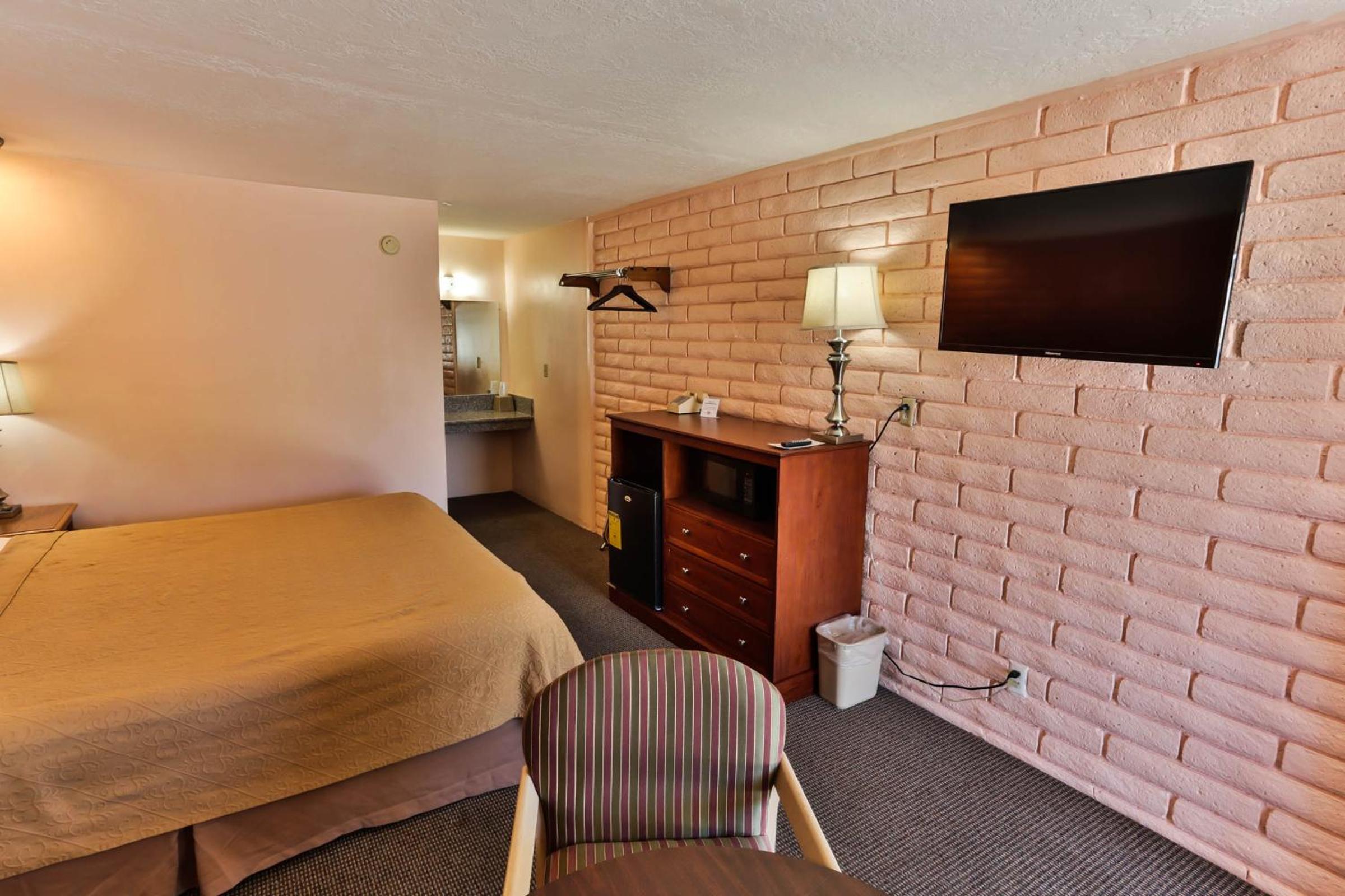 Beaver Vacations - Country Inn Beaver Utah - Property Image 2