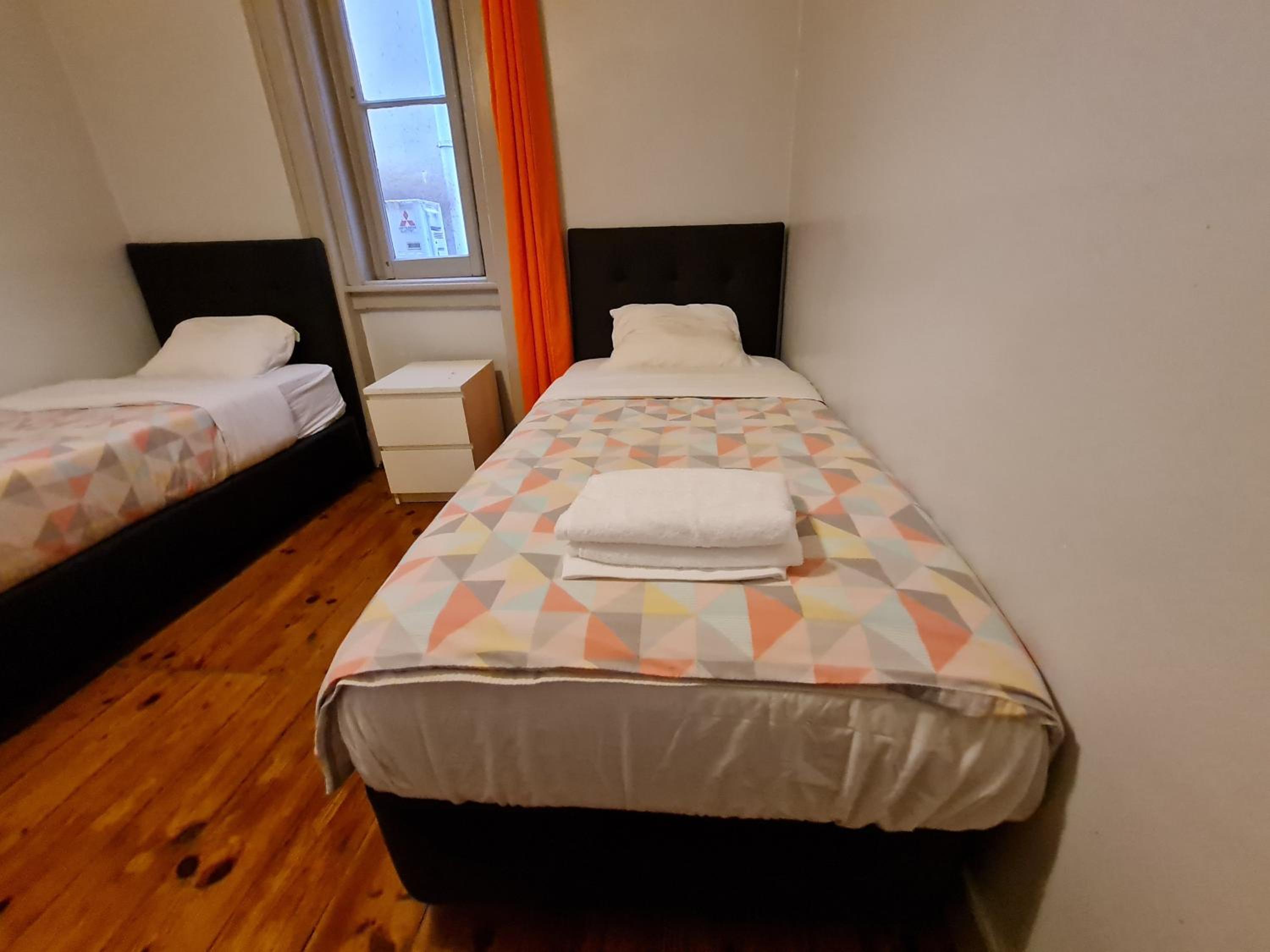 Shangri-La Hostel Anjos
