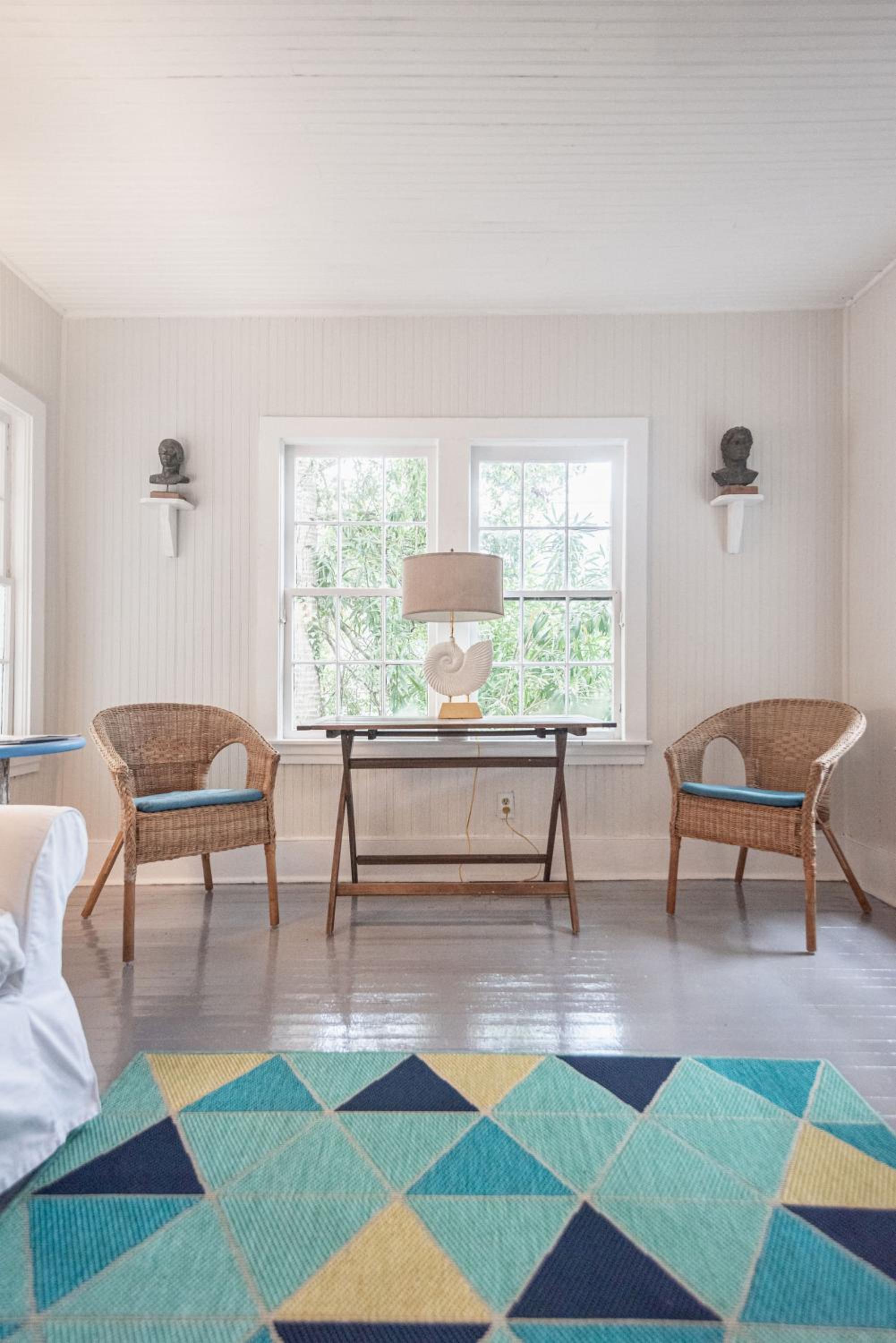 808 E Ashley - The Board and Batten - 3 Bedrooms near Ocean view 4