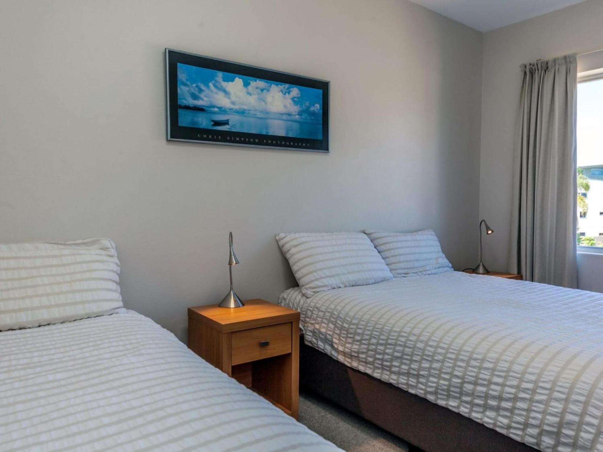 Shoalhaven 4 28 Voyager Cl - waterfront unit with stunning views and Wifi