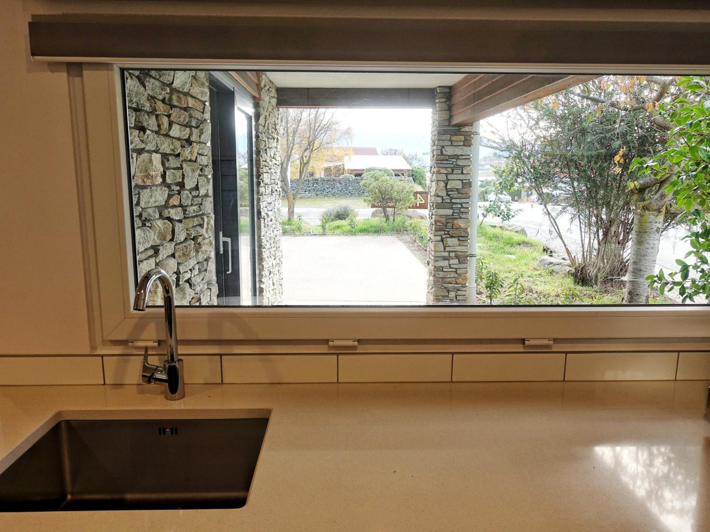 Aspiring Apartment Wanaka view 3