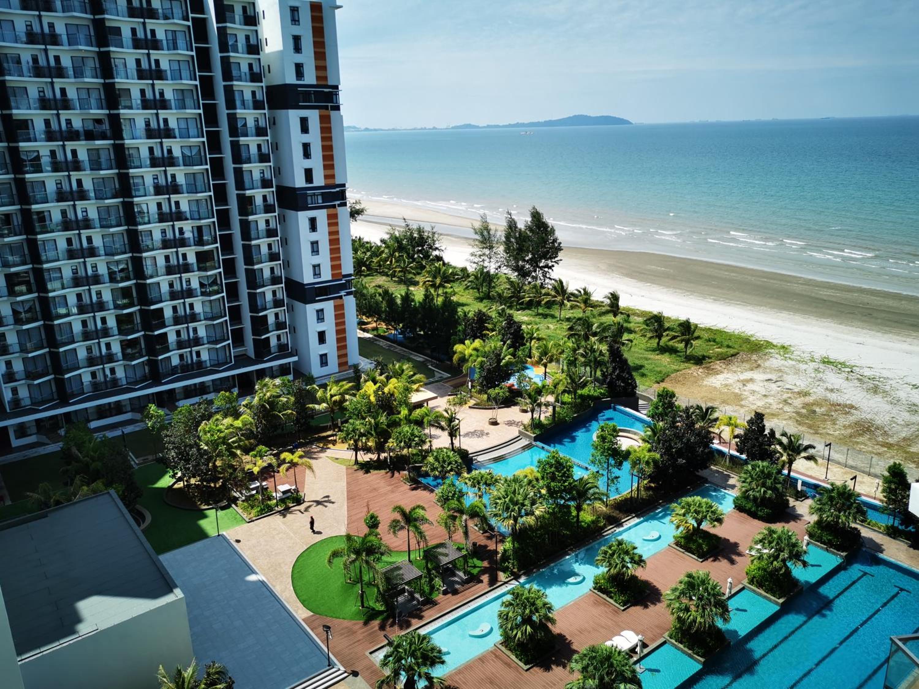 TIMURBAY SEAFRONT RESIDENCE by L'amour Home photo 1