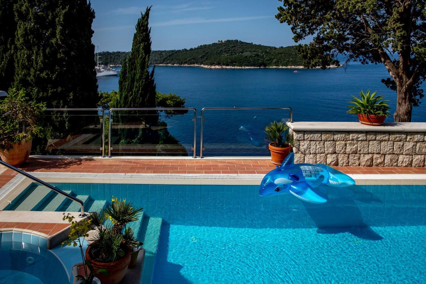 Luxury Villa Dubrovnik Palace near Old Town with pool