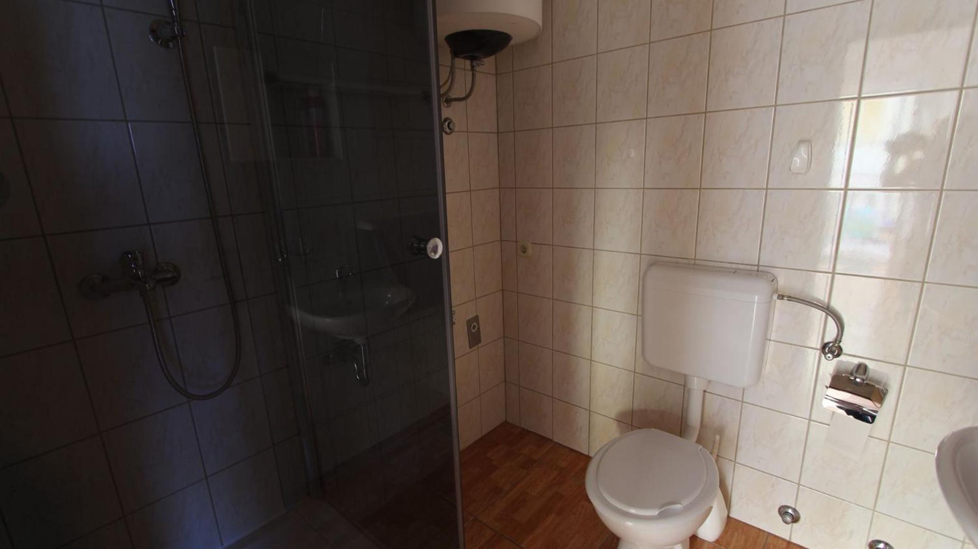 Photo 51
