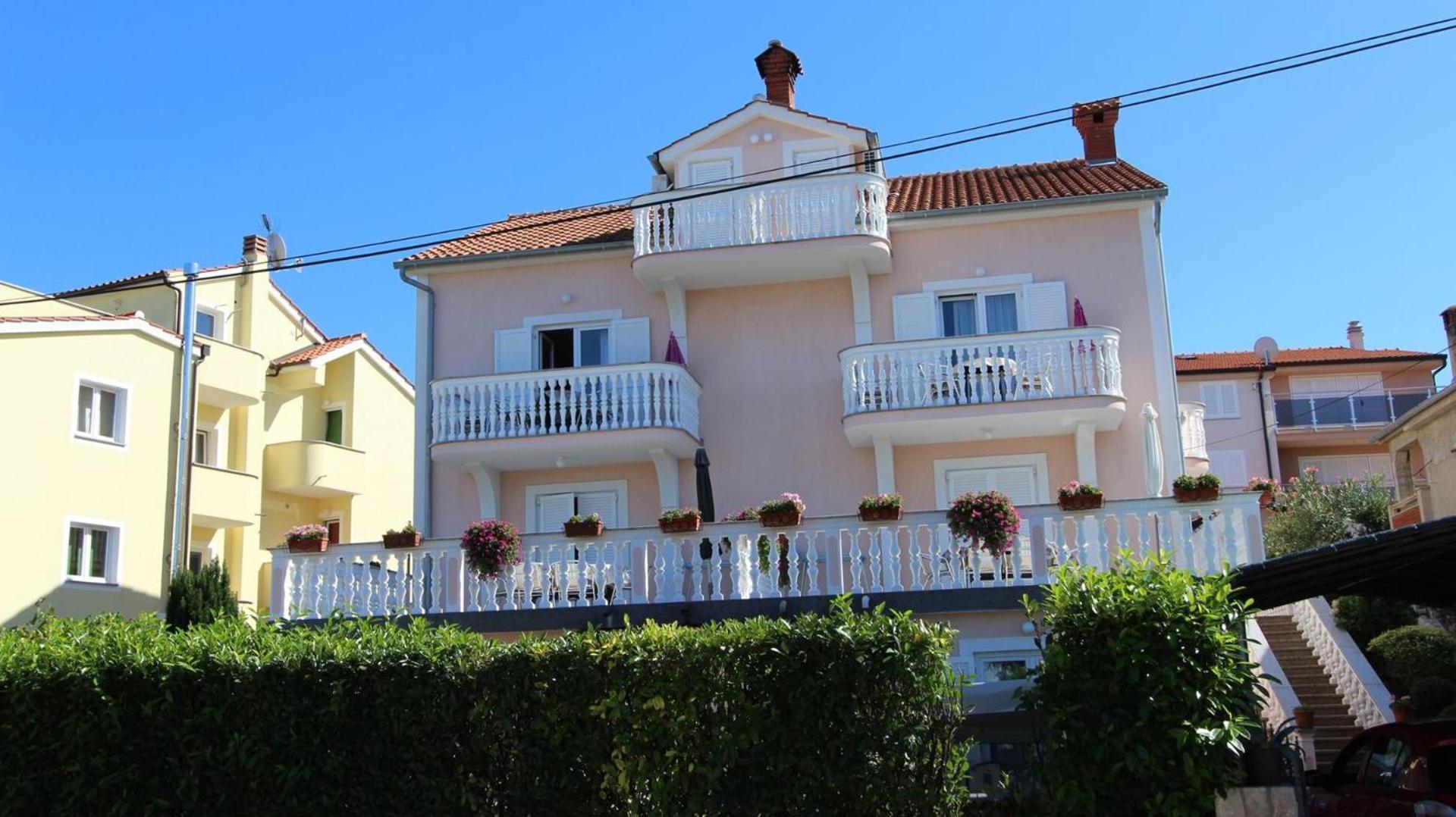 Apartments Ravlić Ana view 3