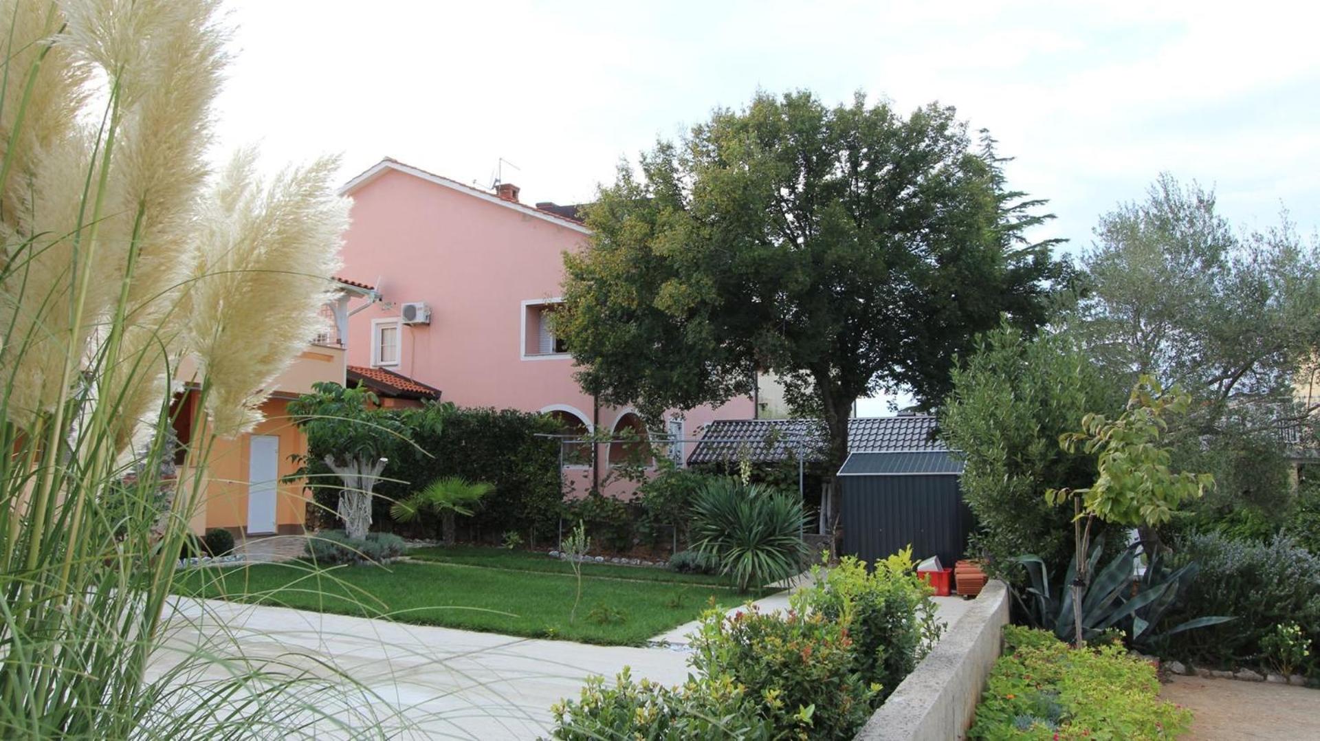 Apartment Rolih view 2