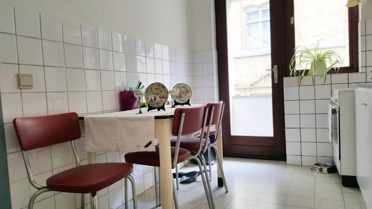 2 bedrooms appartement at Oostende 500 m away from the beach with balcony and wifi
