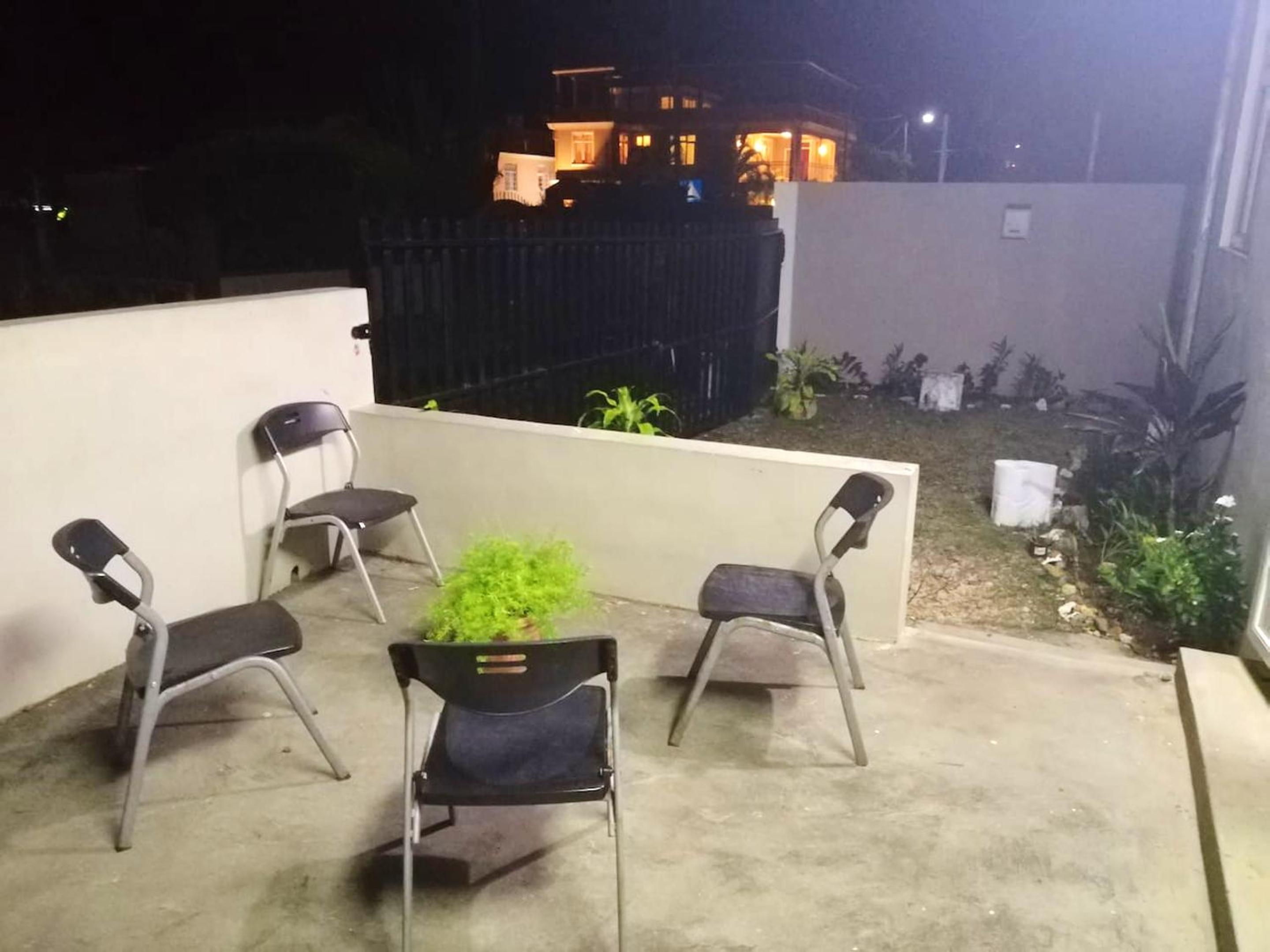 Modern apartment in Flic en Flac with terrace and garden view 5