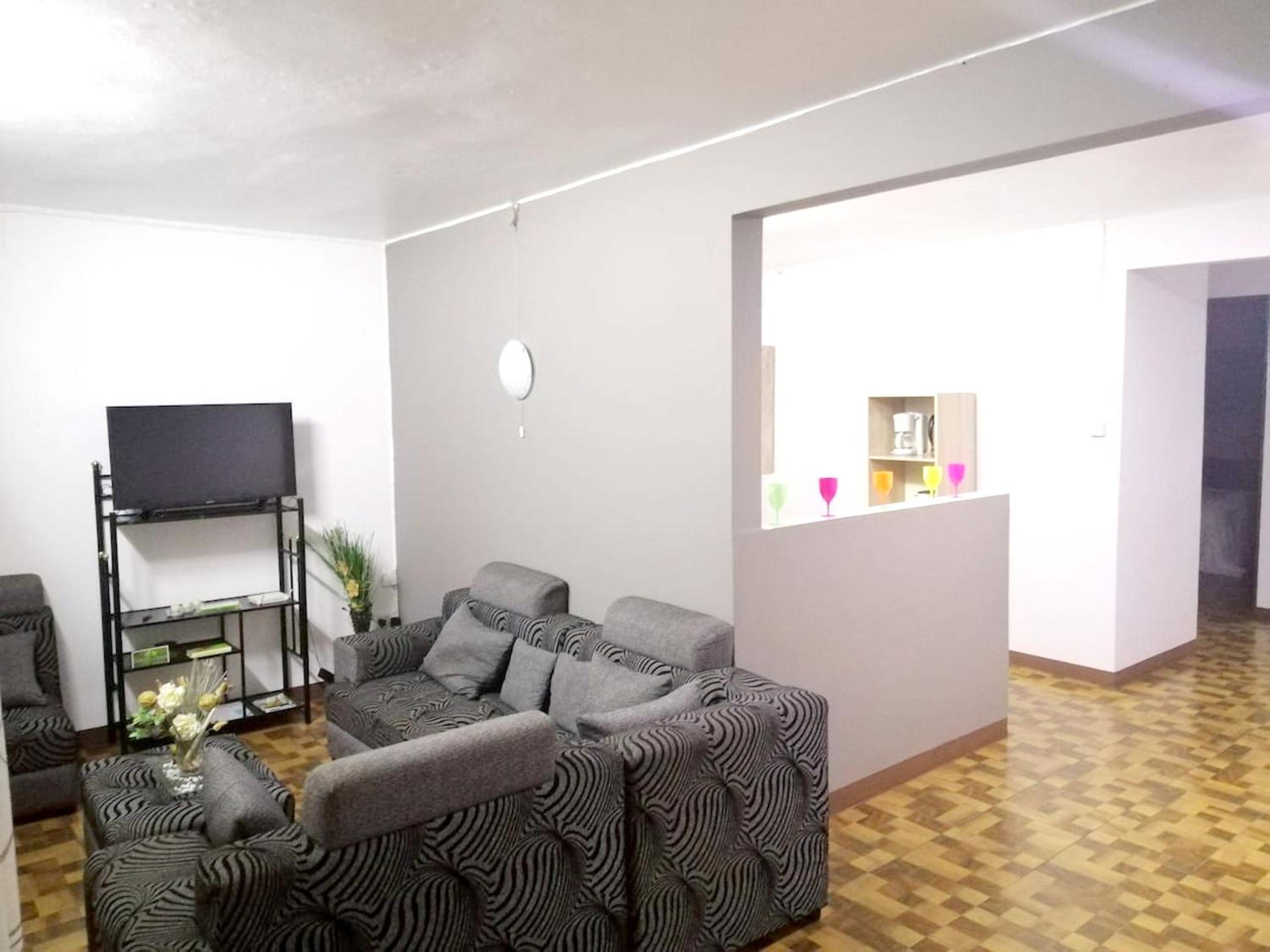 Modern apartment in Flic en Flac with terrace and garden view 2
