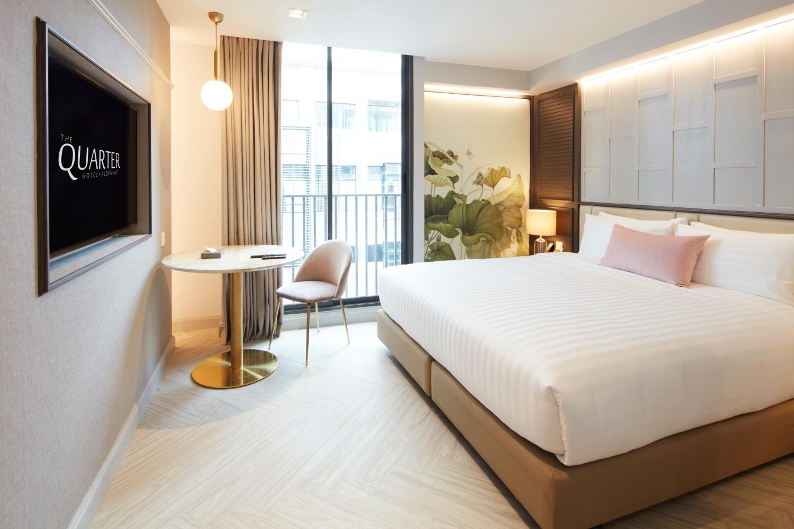The Quarter Ploenchit by UHG