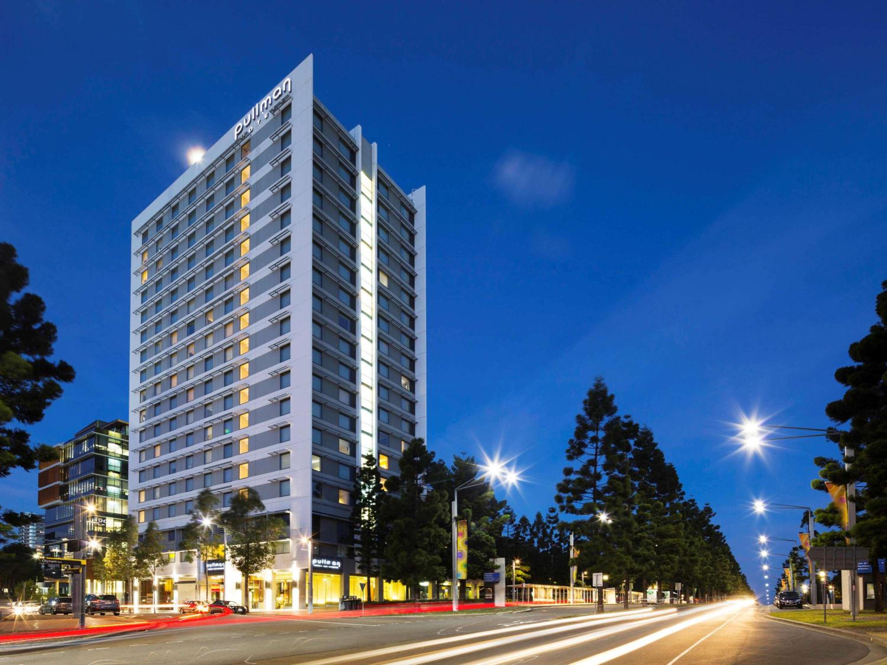 Hotel Pullman Sydney Olympic Park - Image 1