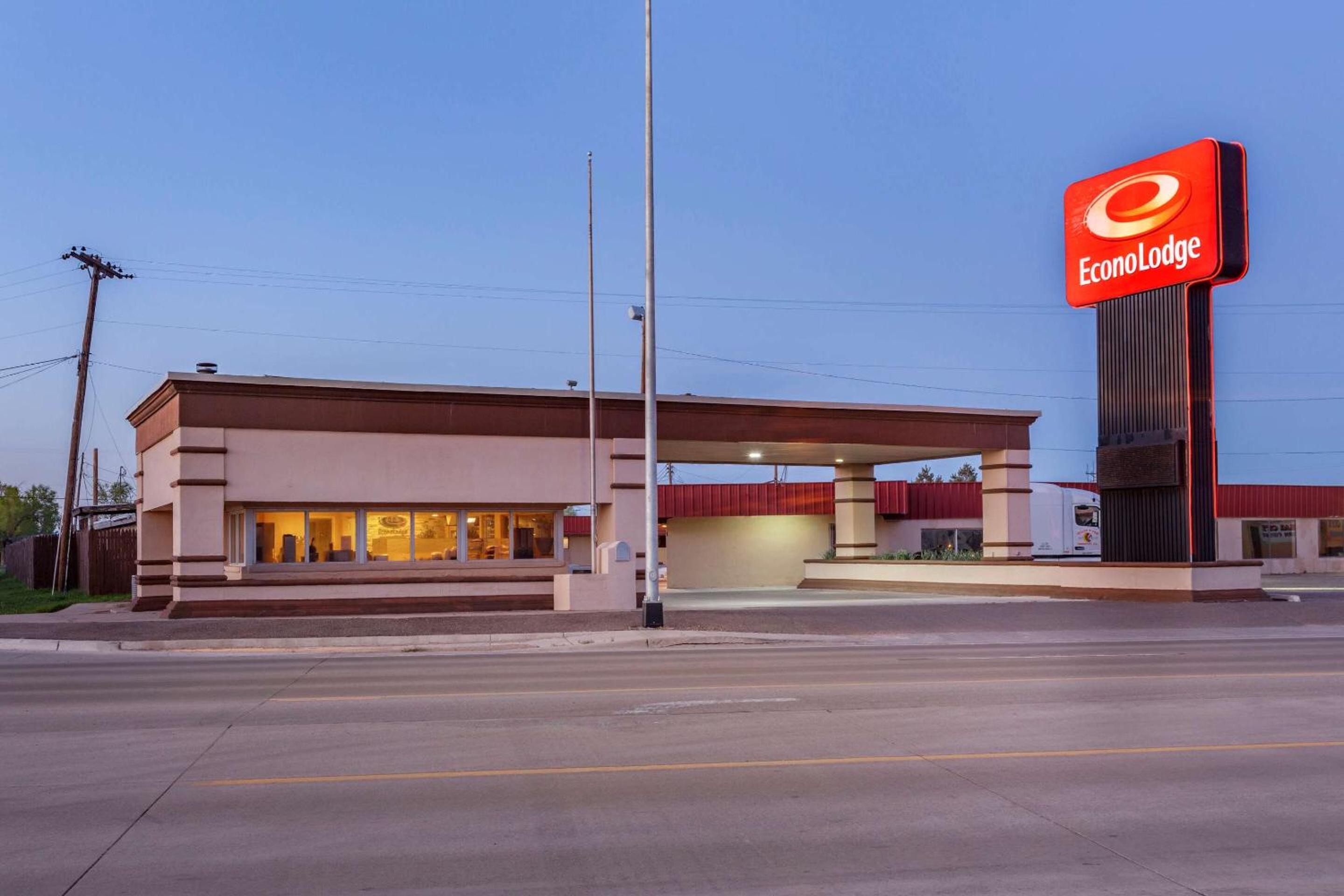 Econo Lodge Clovis view 5