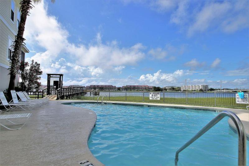 114 W Edge - River Daze - Pool view 3