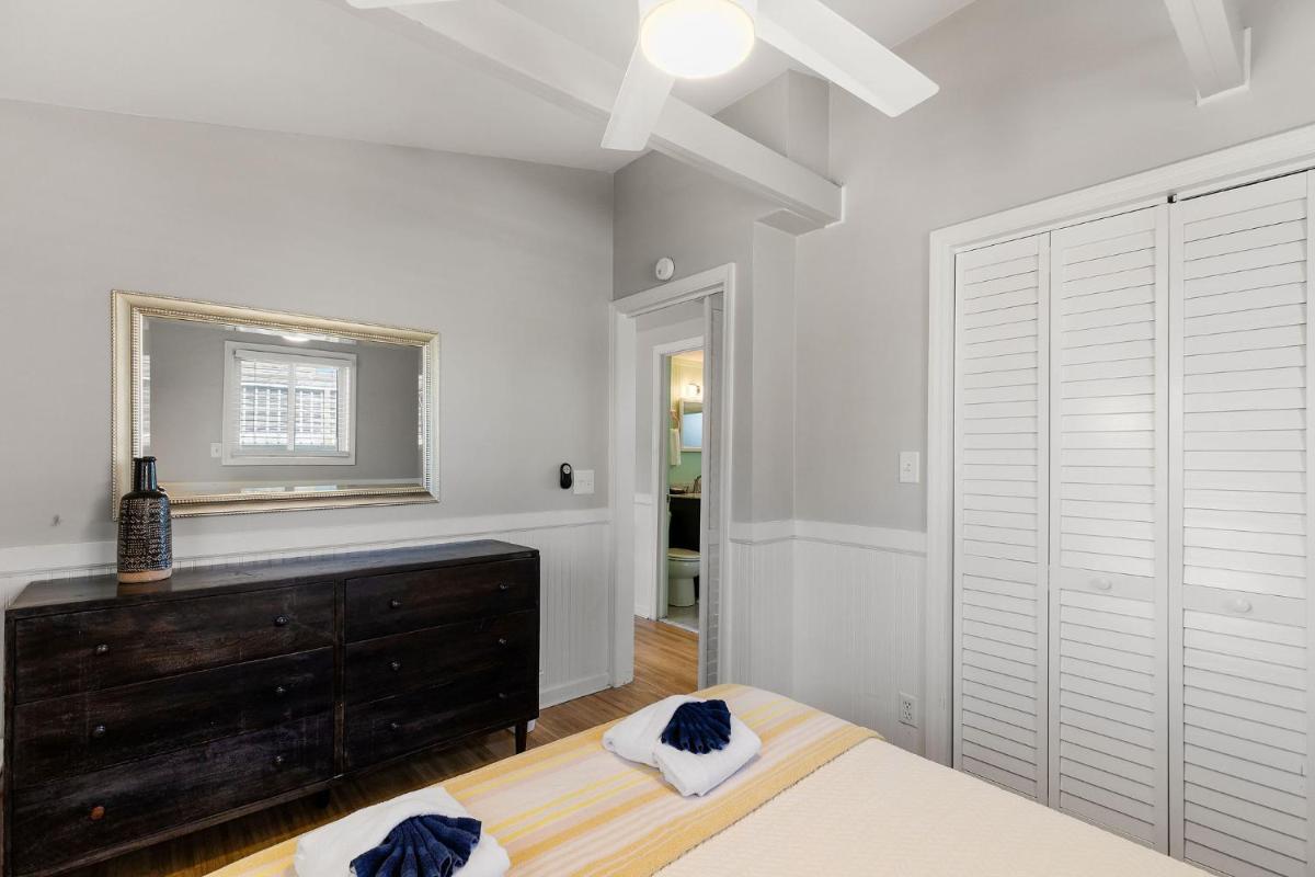 1684 E Ashley - Sol Searcher - 2 Bedrooms view 4